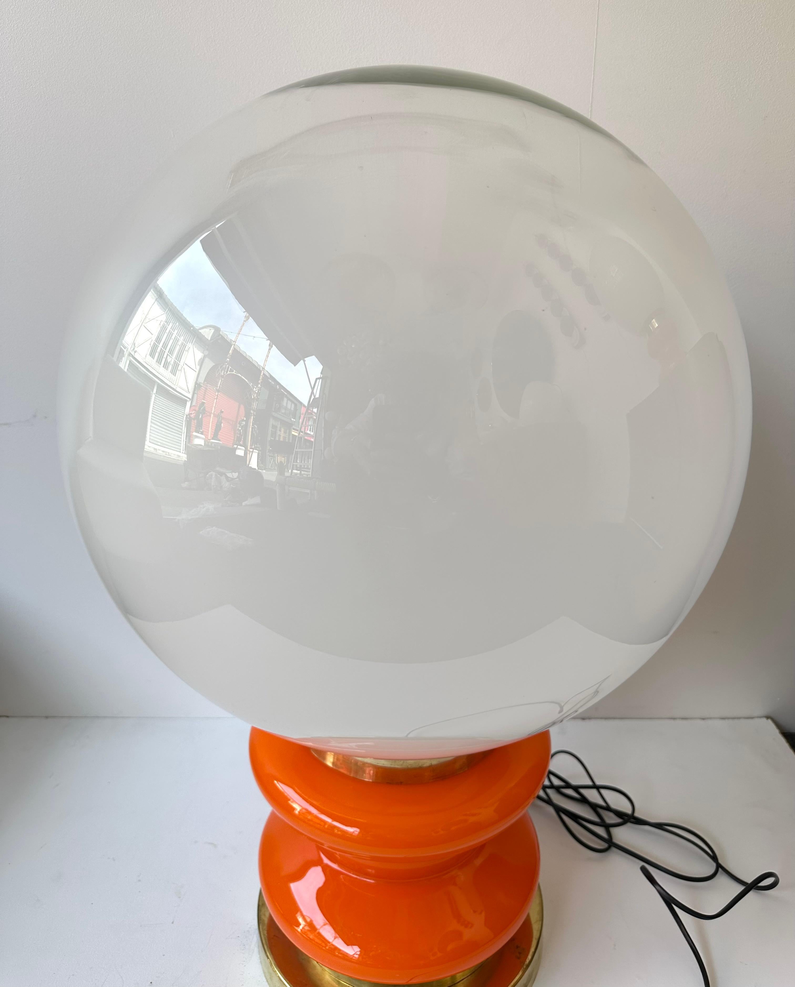 Paire contemporaine de lampes à ampoules en laiton et verre de Murano orange, Italie en vente 4