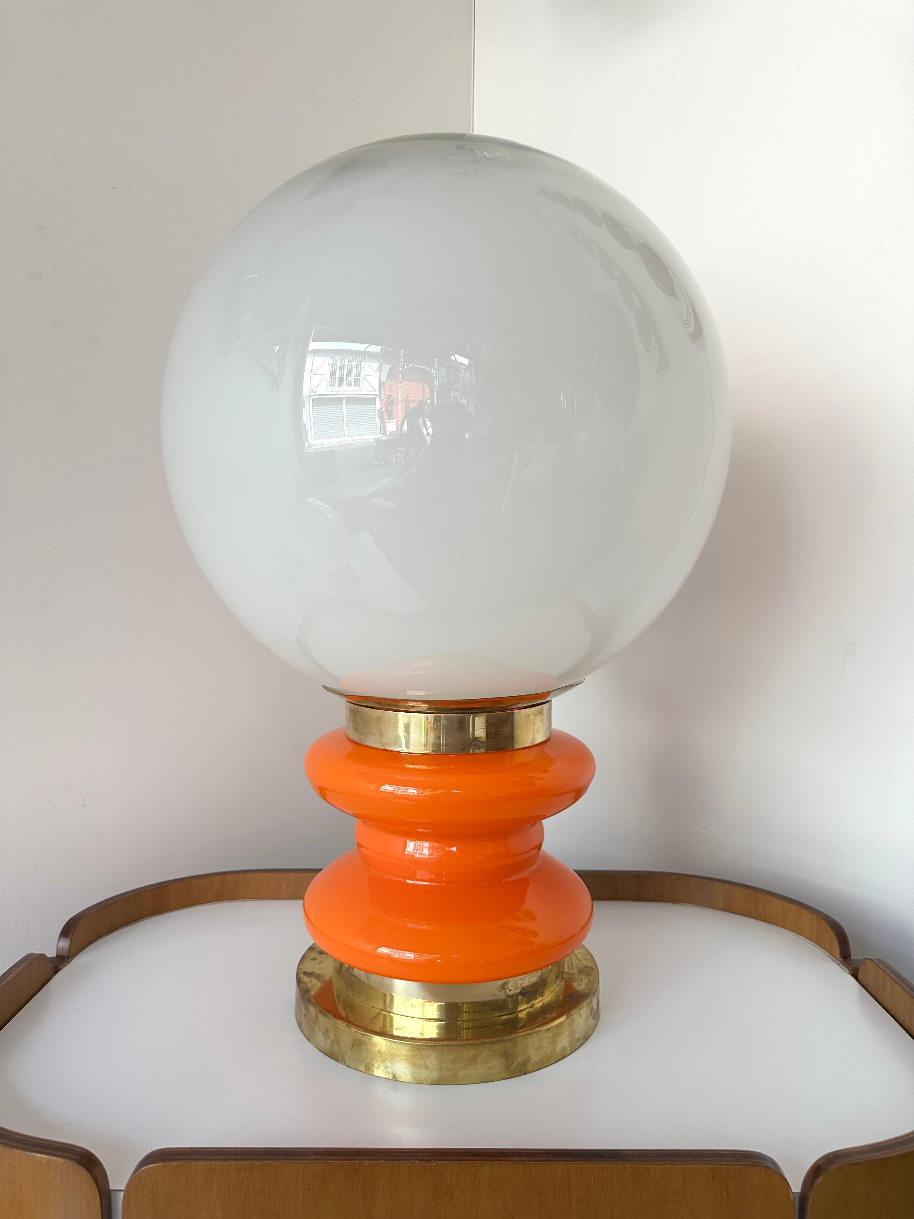 Paire contemporaine de lampes à ampoules en laiton et verre de Murano orange, Italie en vente 5