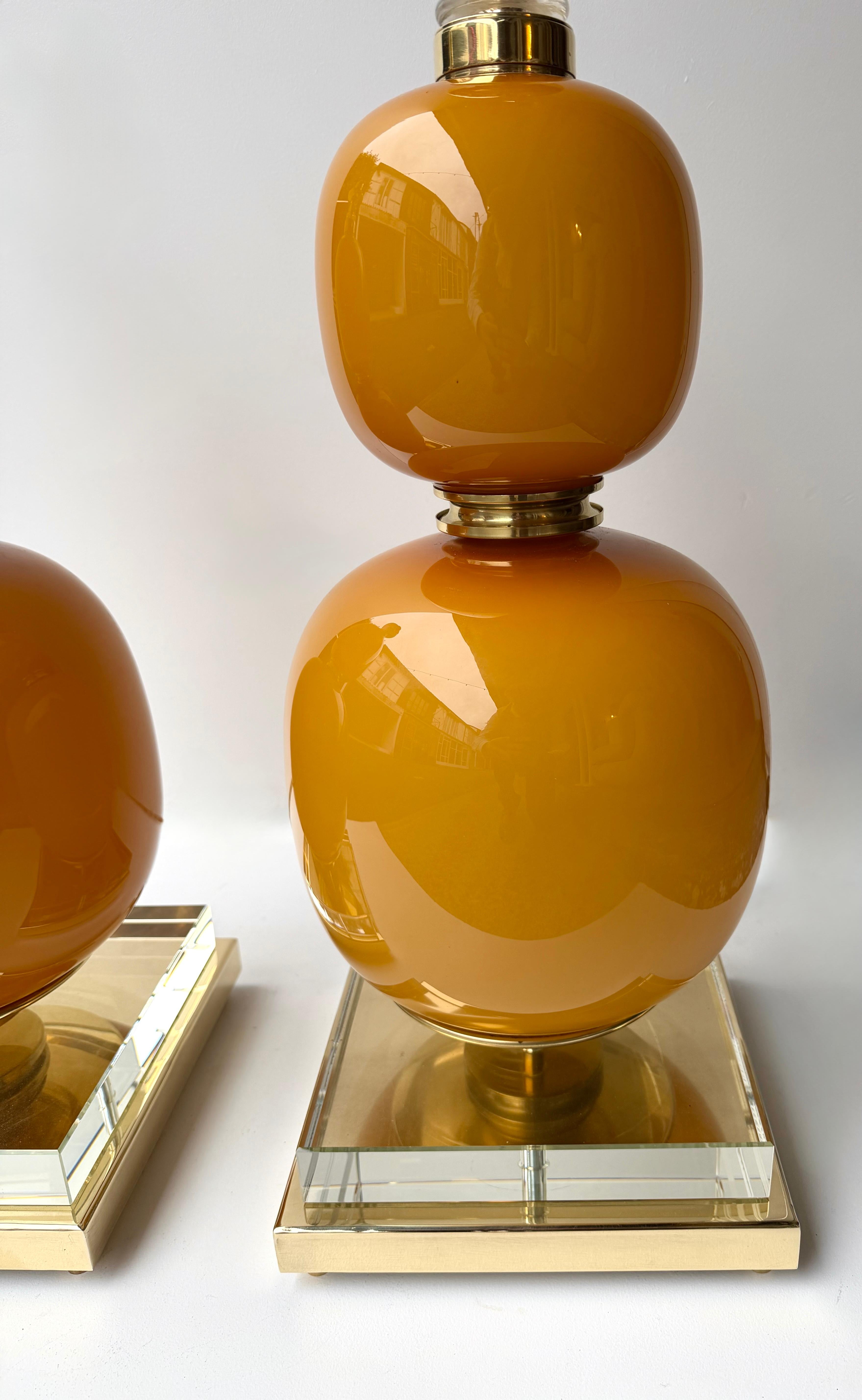 Pareja Contemporánea de Lámparas de Latón y Cristal de Murano Naranja, Italia en venta 7