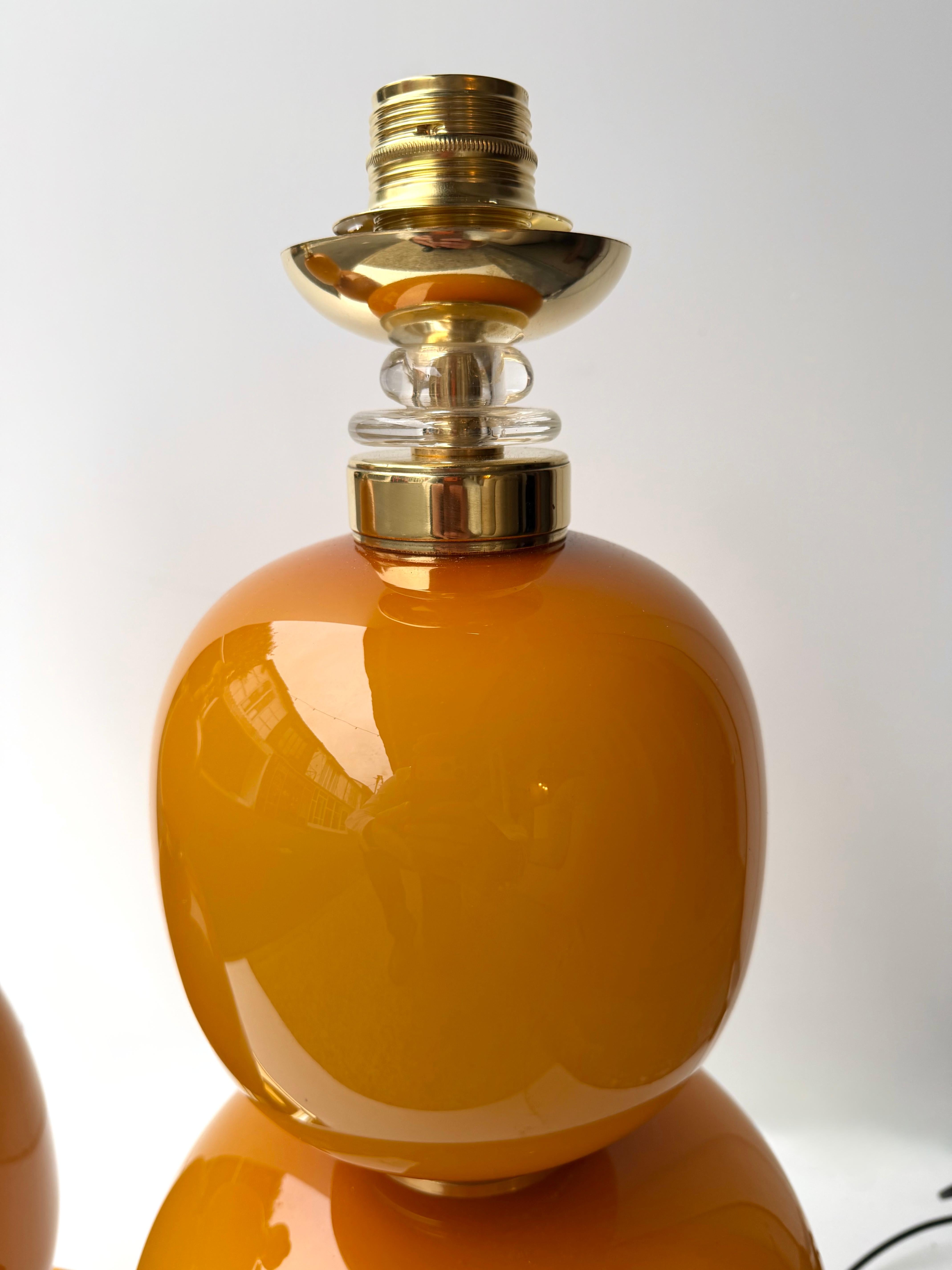 Pareja Contemporánea de Lámparas de Latón y Cristal de Murano Naranja, Italia Italiano en venta