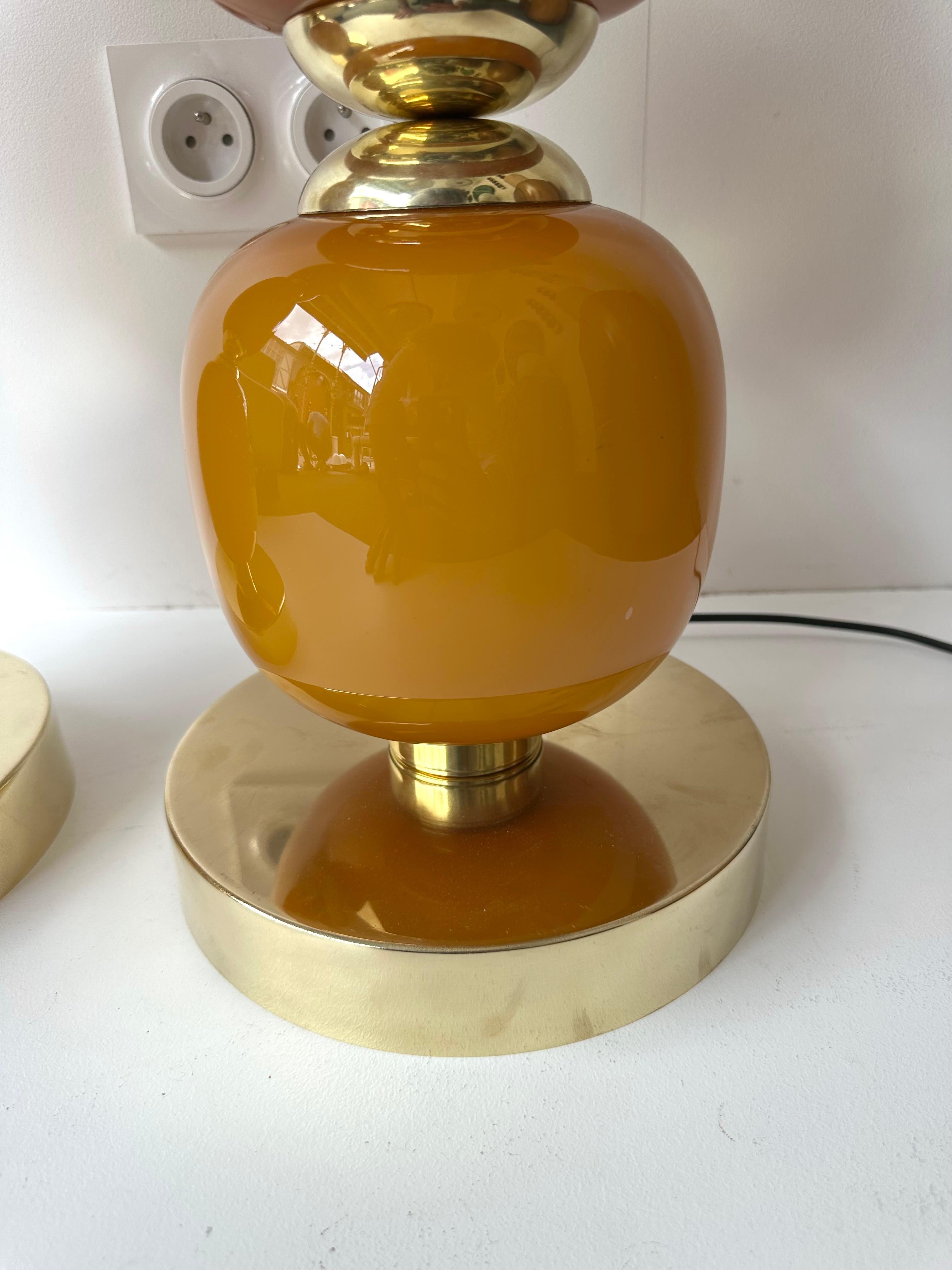 Contemporary Pair of Brass and Orange Murano Glass Bulbs Lamps, Italy (21. Jahrhundert und zeitgenössisch)