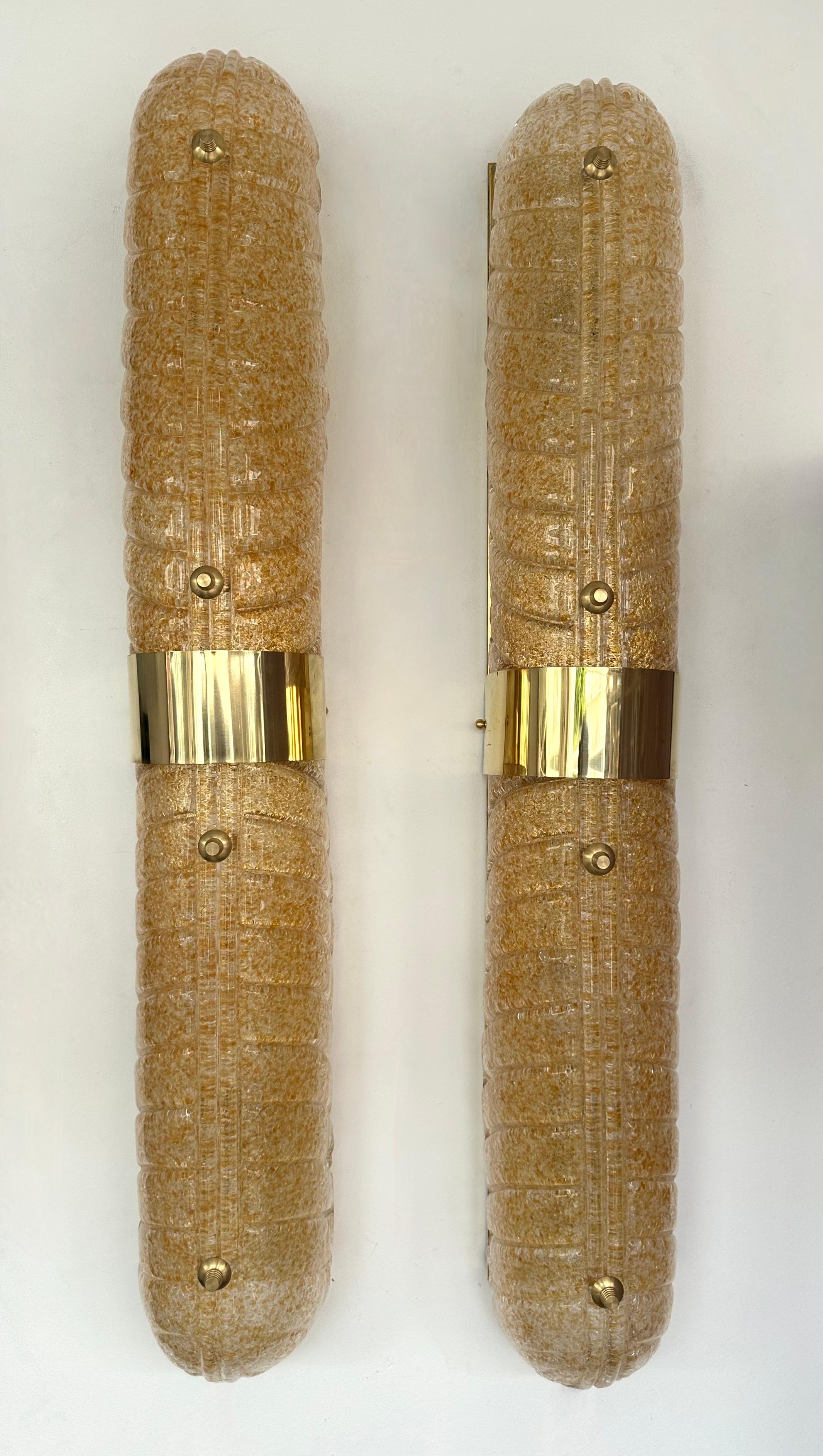 Contemporary Pair of Brass and Palm Murano Glass Sconces, Italy In New Condition For Sale In SAINT-OUEN, FR