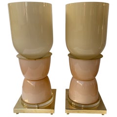 Pareja de lámparas contemporáneas de latón y cristal de Murano en tono rosa empolvado, Italia