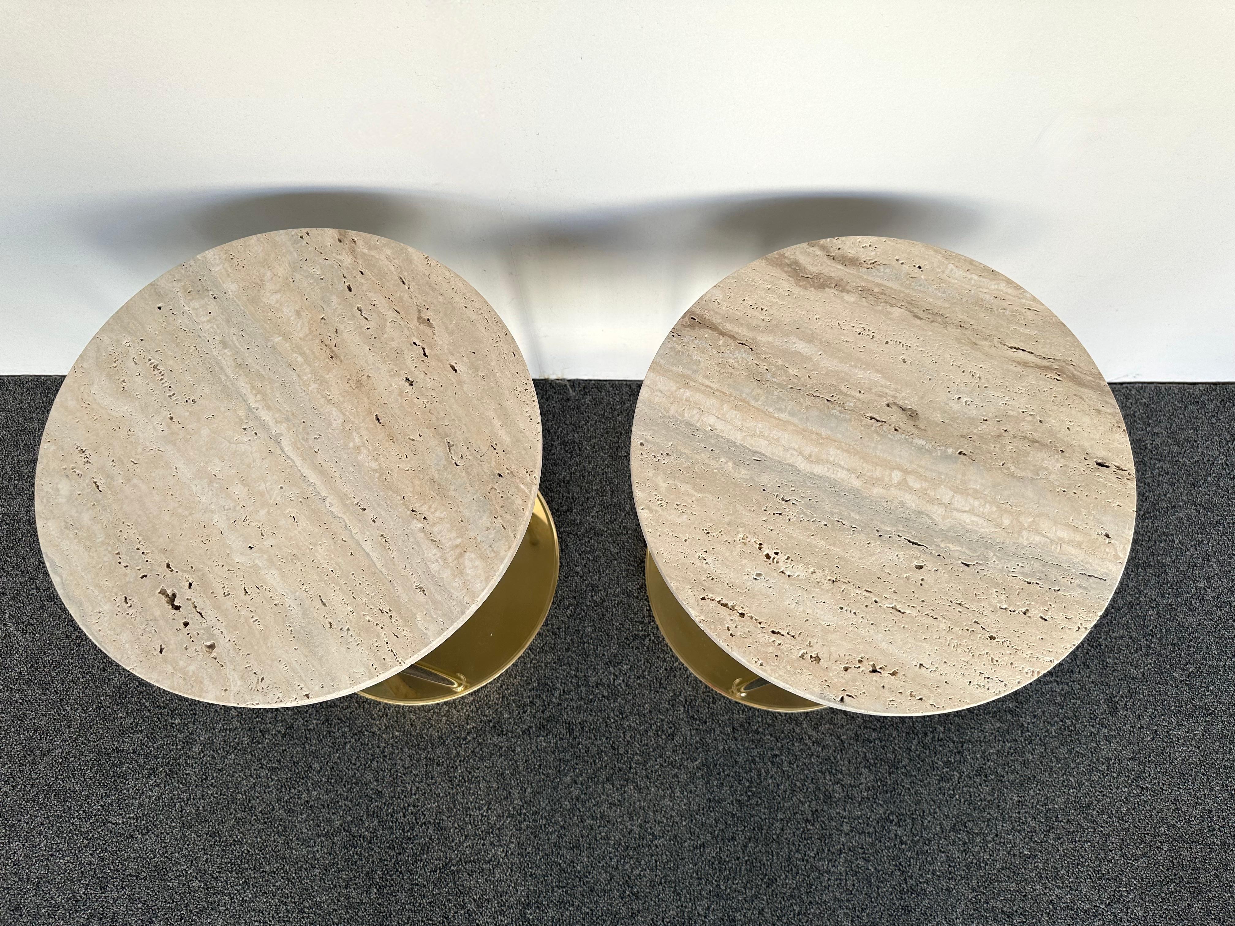 Contemporary Pair of Brass and Travertine Side Tables, Italy For Sale 7