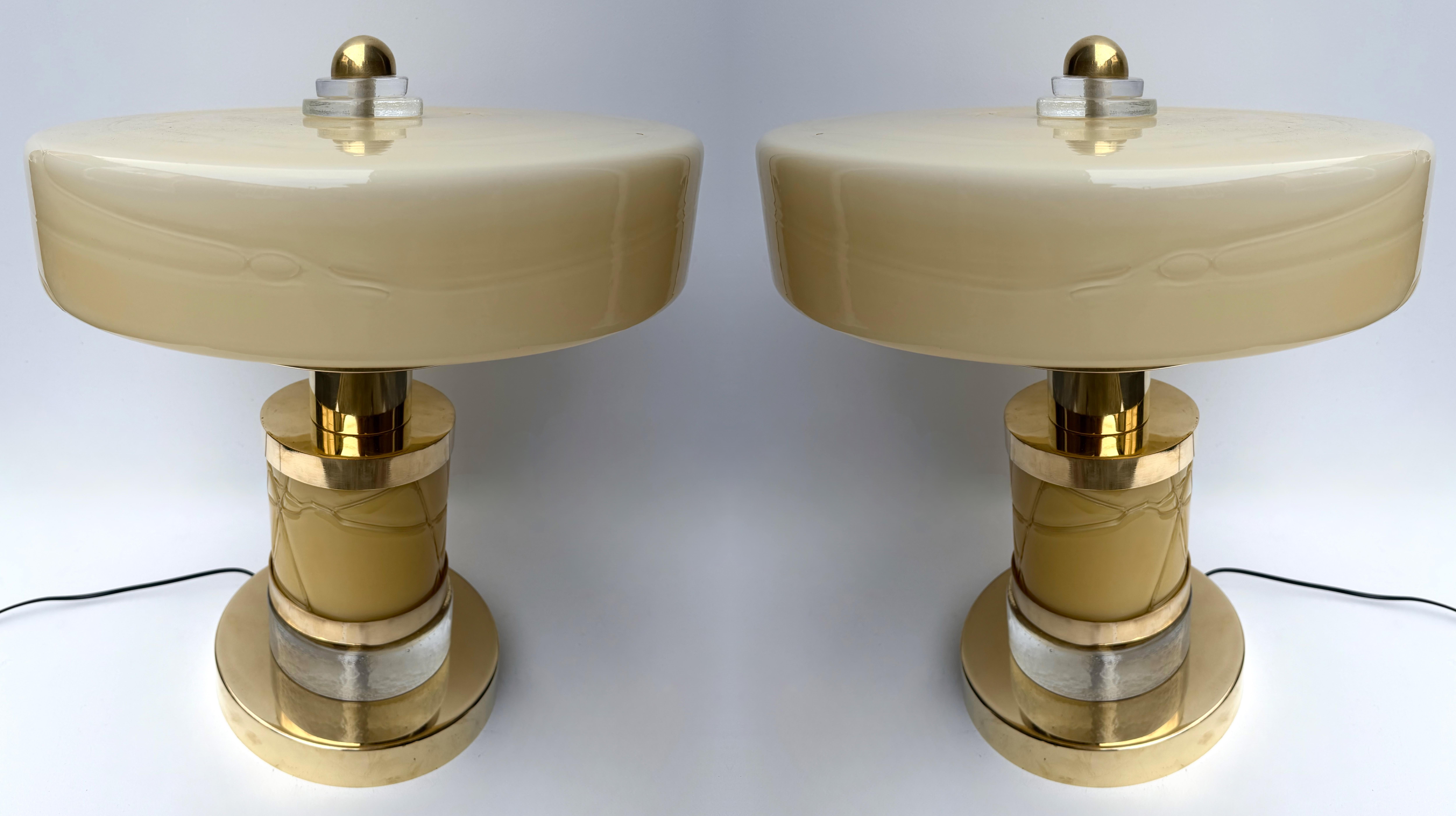 Contemporary Pair of Brass and Yellow Murano Glass Giro Lamps, Italy For Sale 8