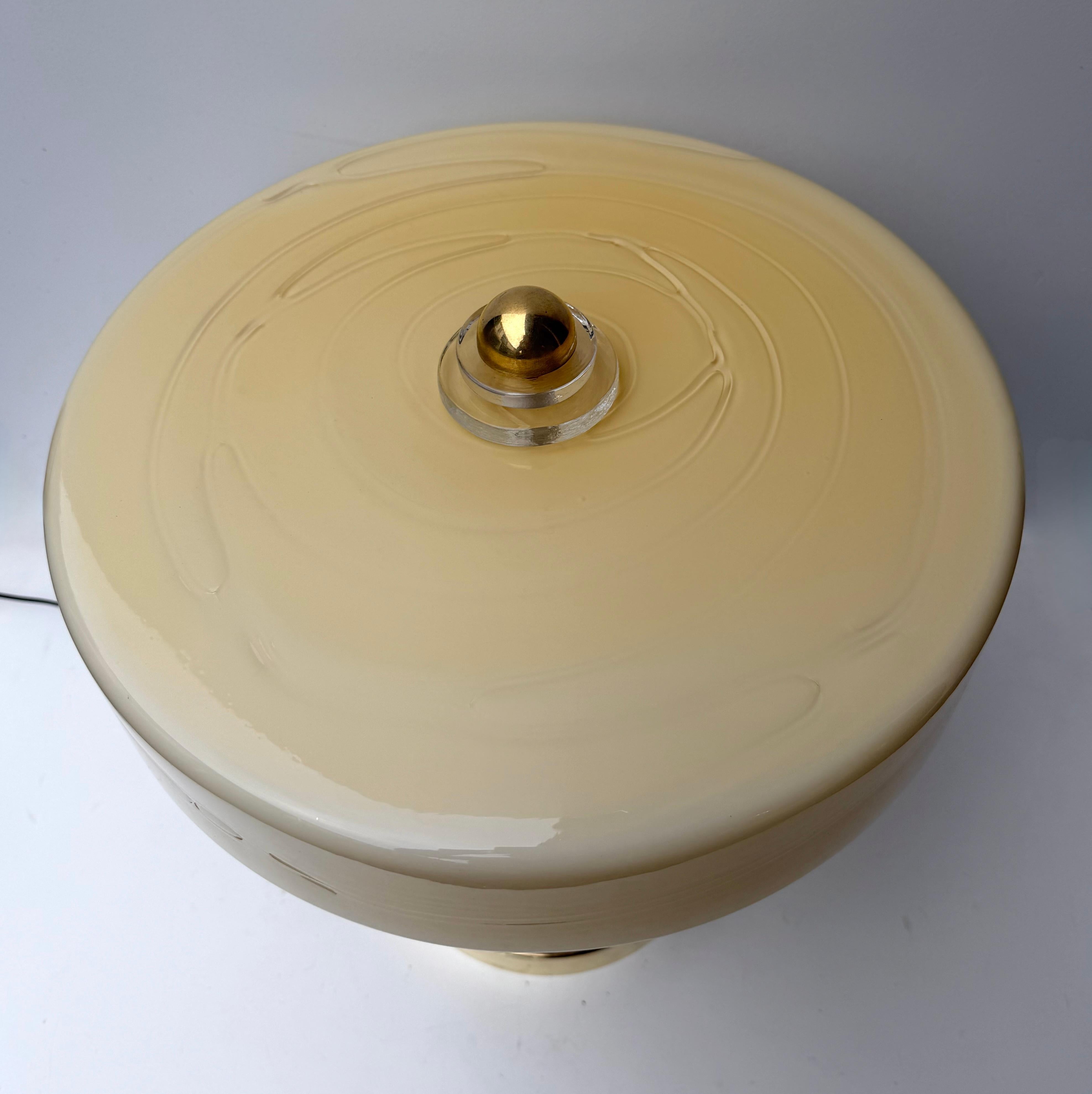 Contemporary Pair of Brass and Yellow Murano Glass Giro Lamps, Italy For Sale 1