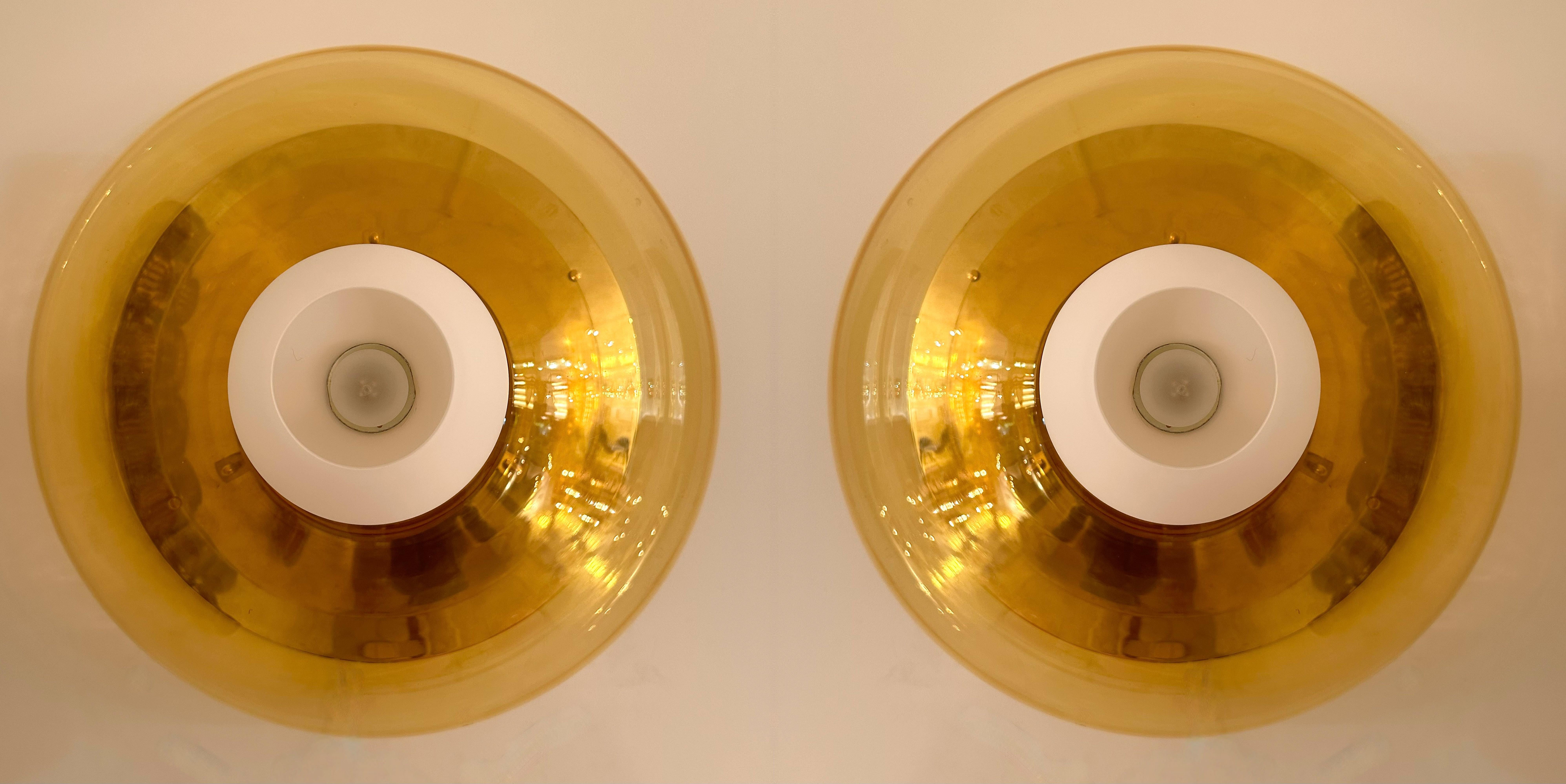 Contemporary Pair of Brass and Yellow Murano Glass UFO Sconces, Italy For Sale 8