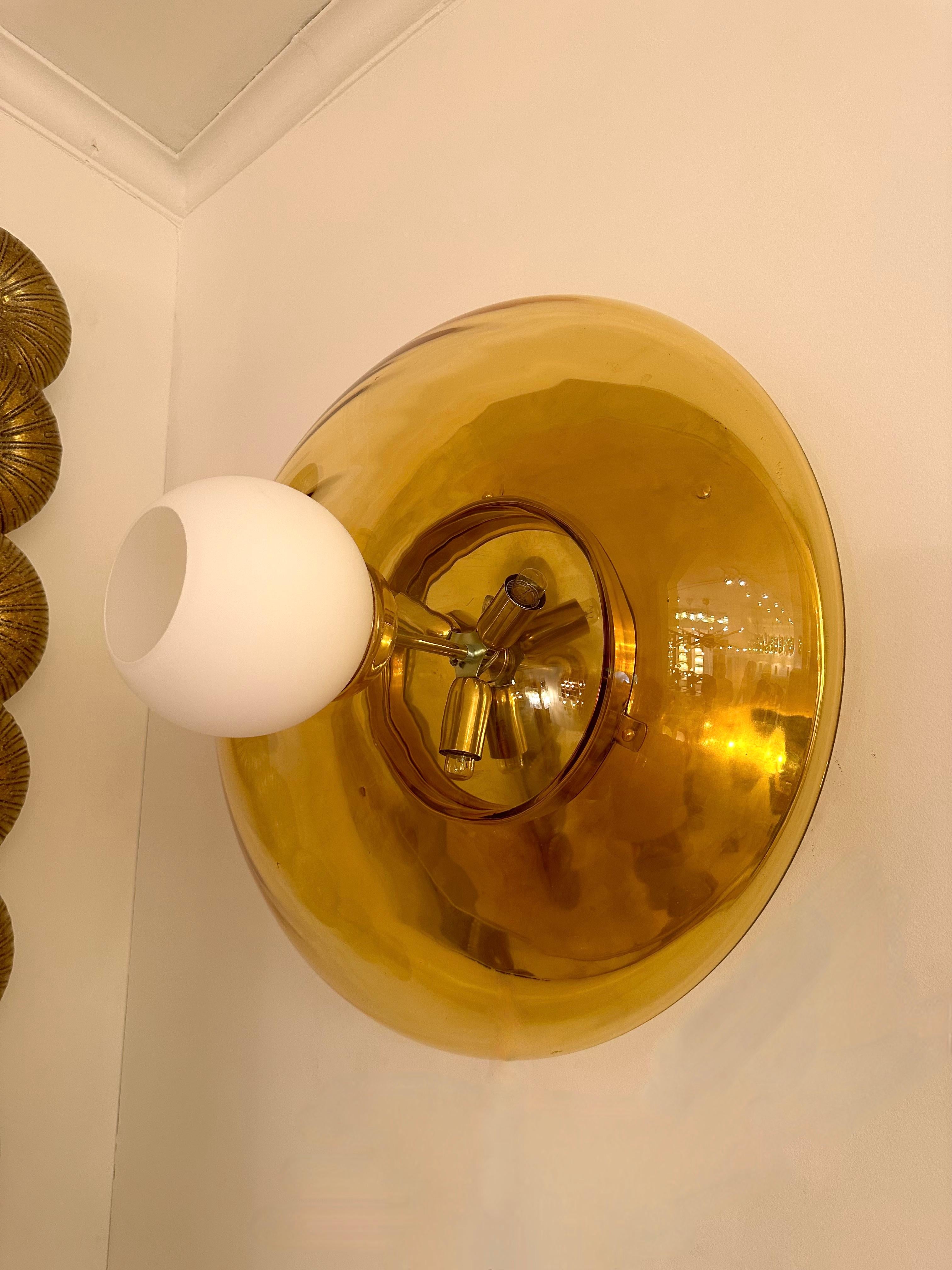 Contemporary Pair of Brass and Yellow Murano Glass UFO Sconces, Italy For Sale 4