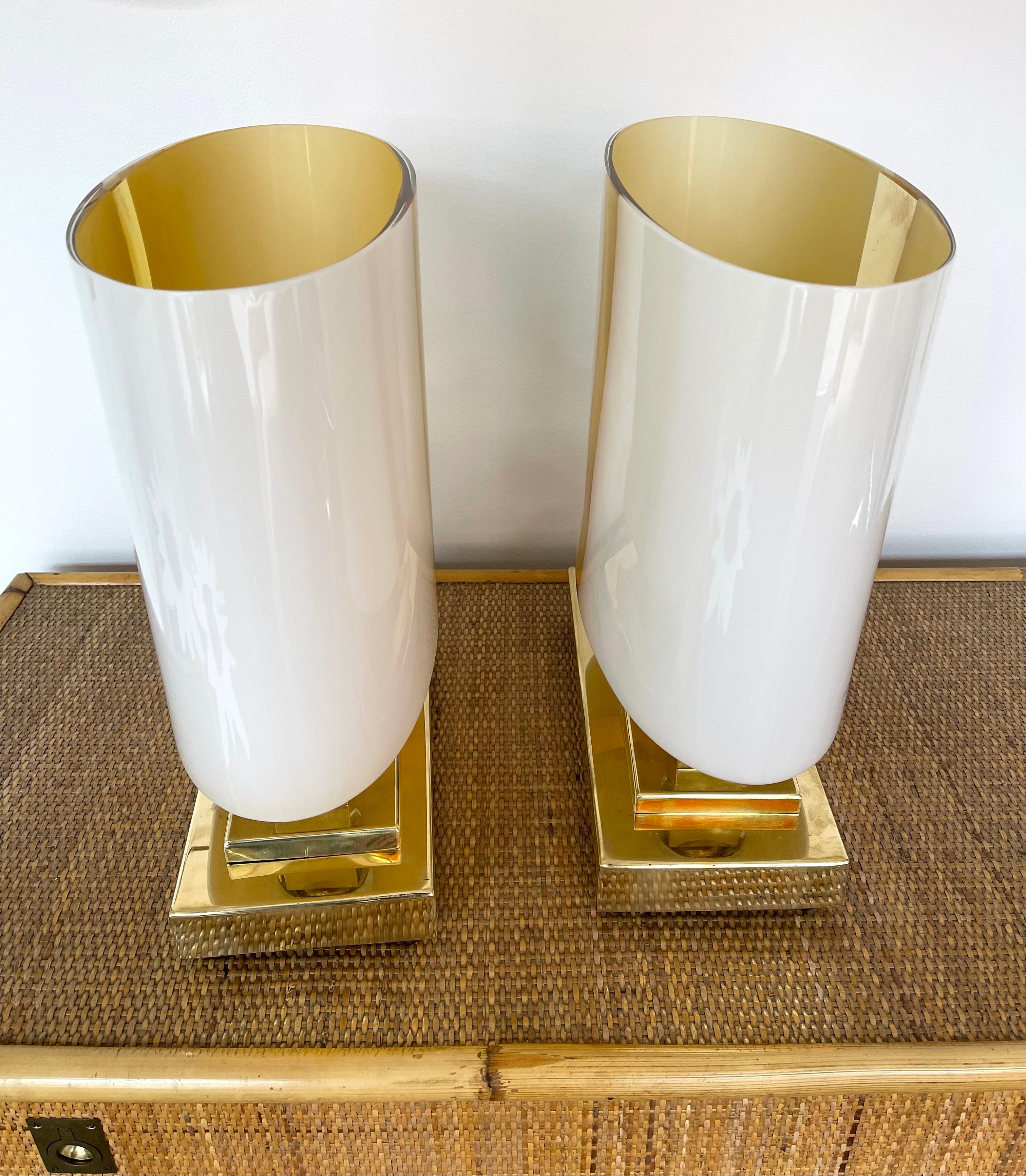 Contemporary Pair of Brass and Yellow Murano Glass Vase Flame Lamps, Italy For Sale 5