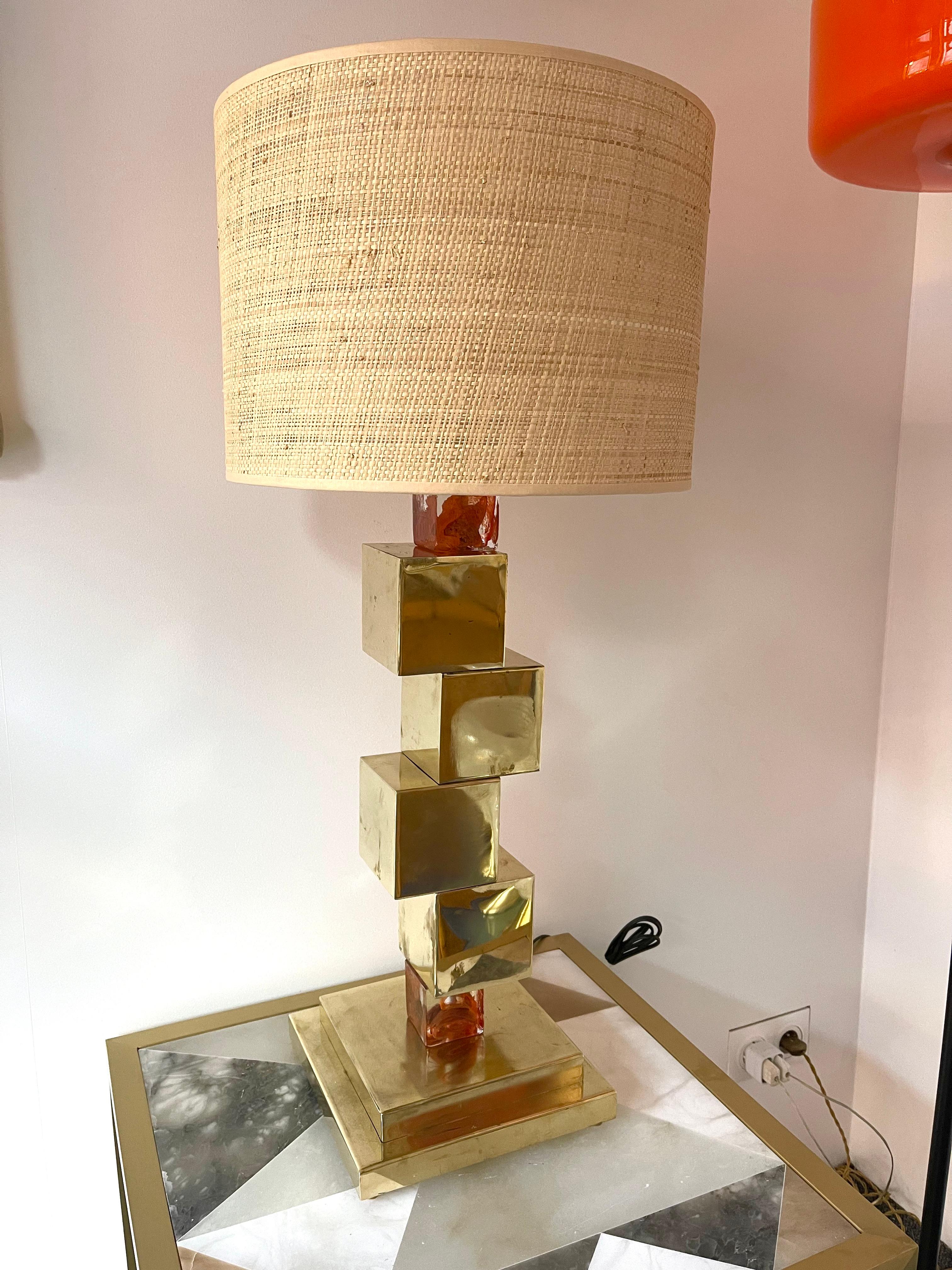 Pair of contemporary table or bedside lamps brass cube and Murano glass. Few exclusive production from a small italian design workshop. In the style of Mazzega, Veronese, Poliarte, Venini, Vistosi, Carlo Aldo Nason, Toni Zuccheri for