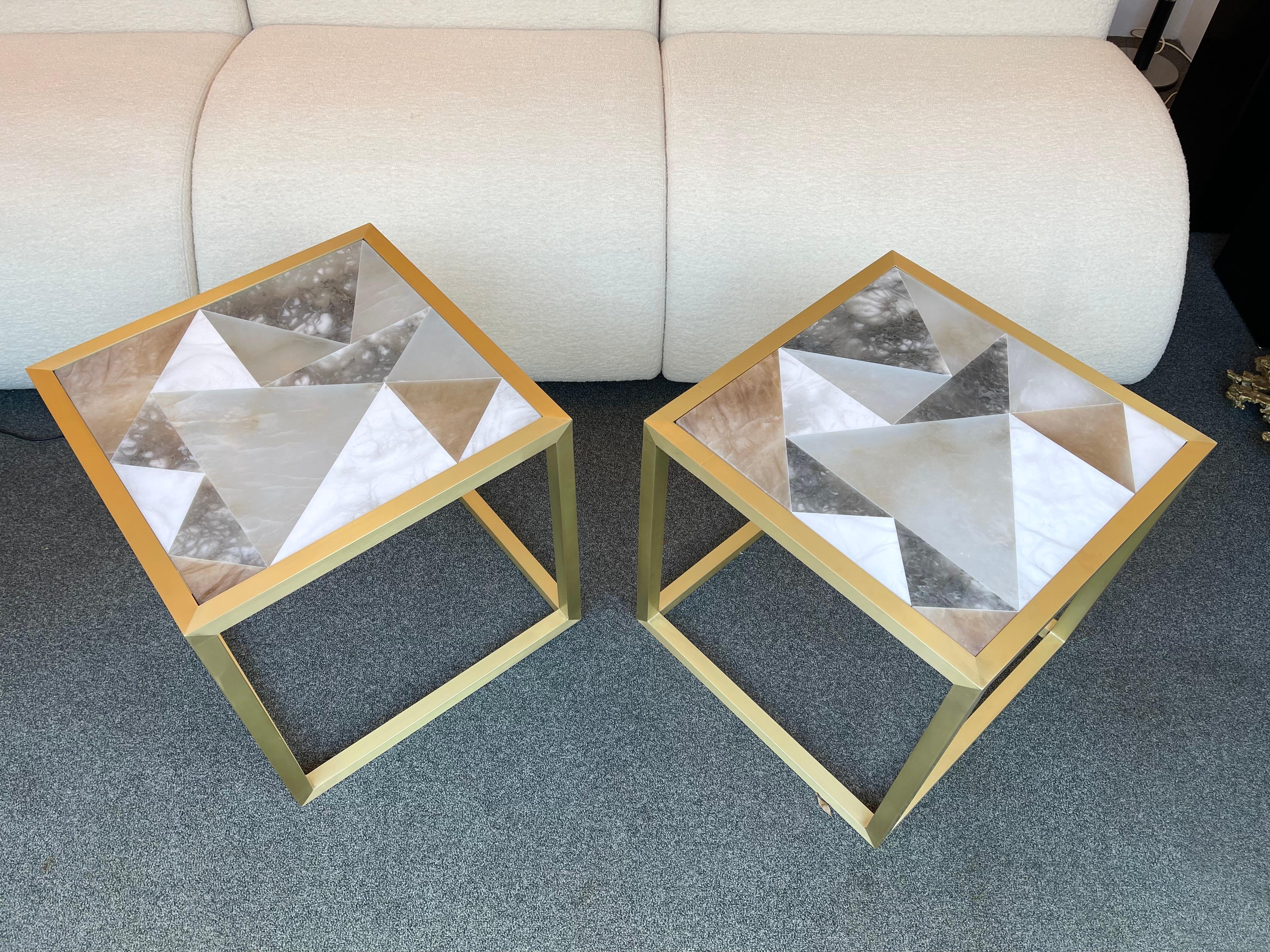 Pair of side end low coffee cocktail bedside cube tables or night stands in satin brass and alabaster marquetry by the Italian artist design Antonio Cagianelli. Edition Stanislas Reboul gallery, limited 10 exemplary. Some of Cagianelli work are