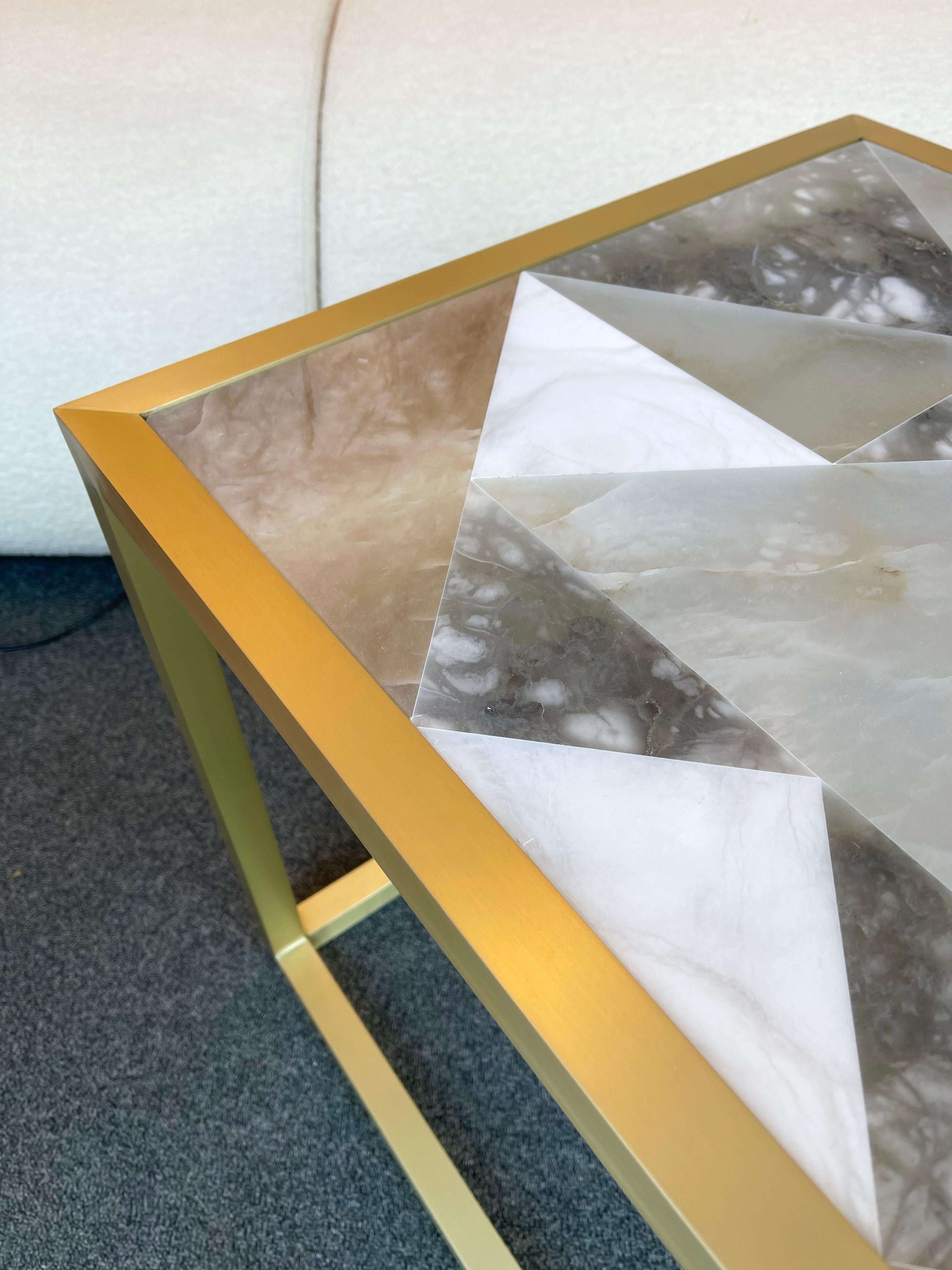 Minimalist Contemporary Pair of Brass Cube Tables Alabaster by Antonio Cagianelli, Italy For Sale