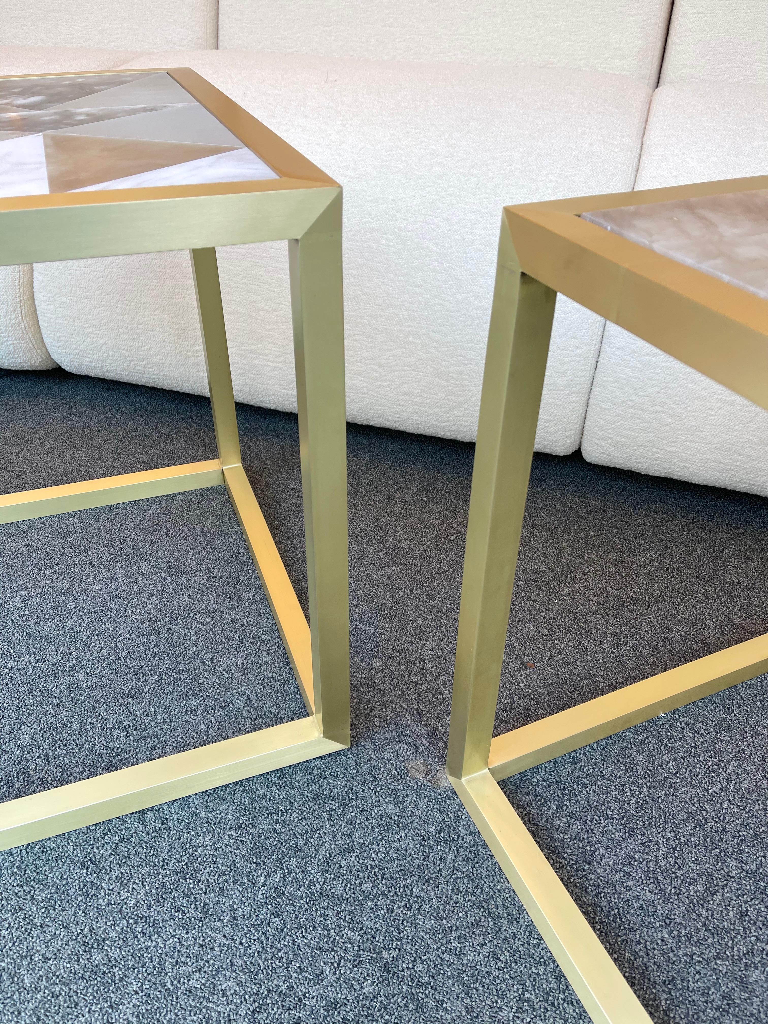Contemporary Pair of Brass Cube Tables Alabaster by Antonio Cagianelli, Italy In New Condition For Sale In SAINT-OUEN, FR