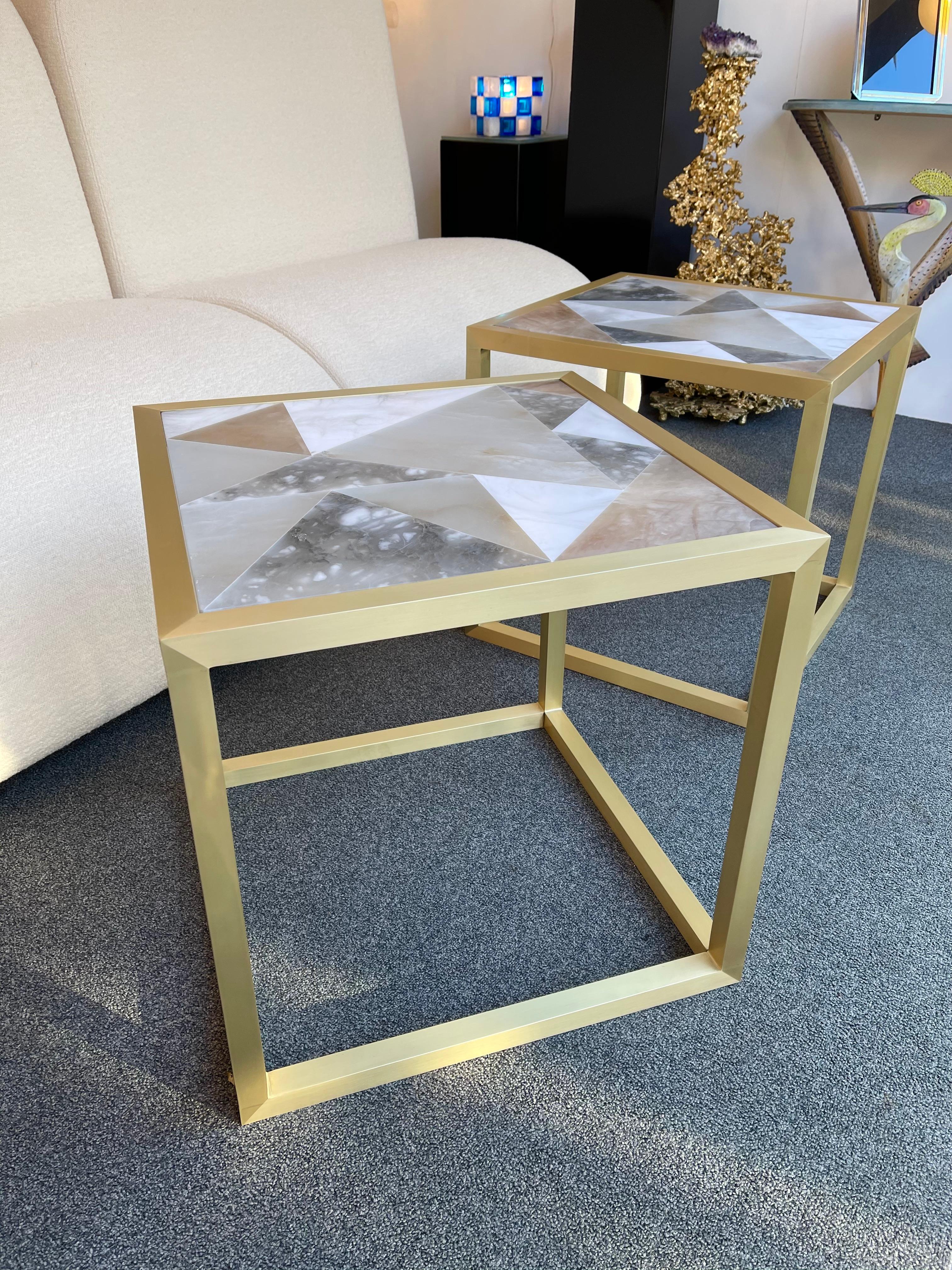 Contemporary Pair of Brass Cube Tables Alabaster by Antonio Cagianelli, Italy For Sale 2