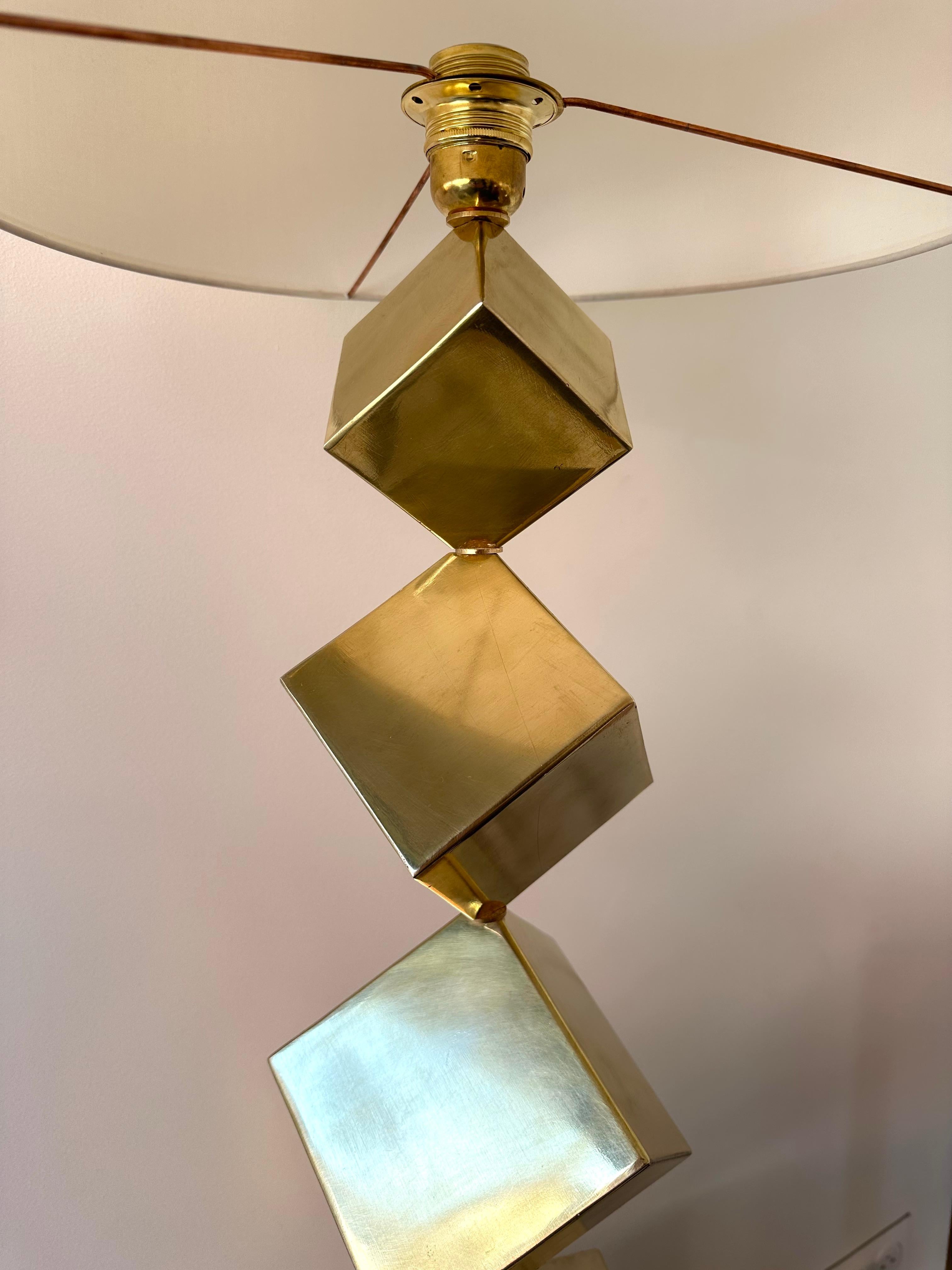 Contemporary Pair of Brass Dice Cube Lamps, Italy In New Condition For Sale In SAINT-OUEN, FR
