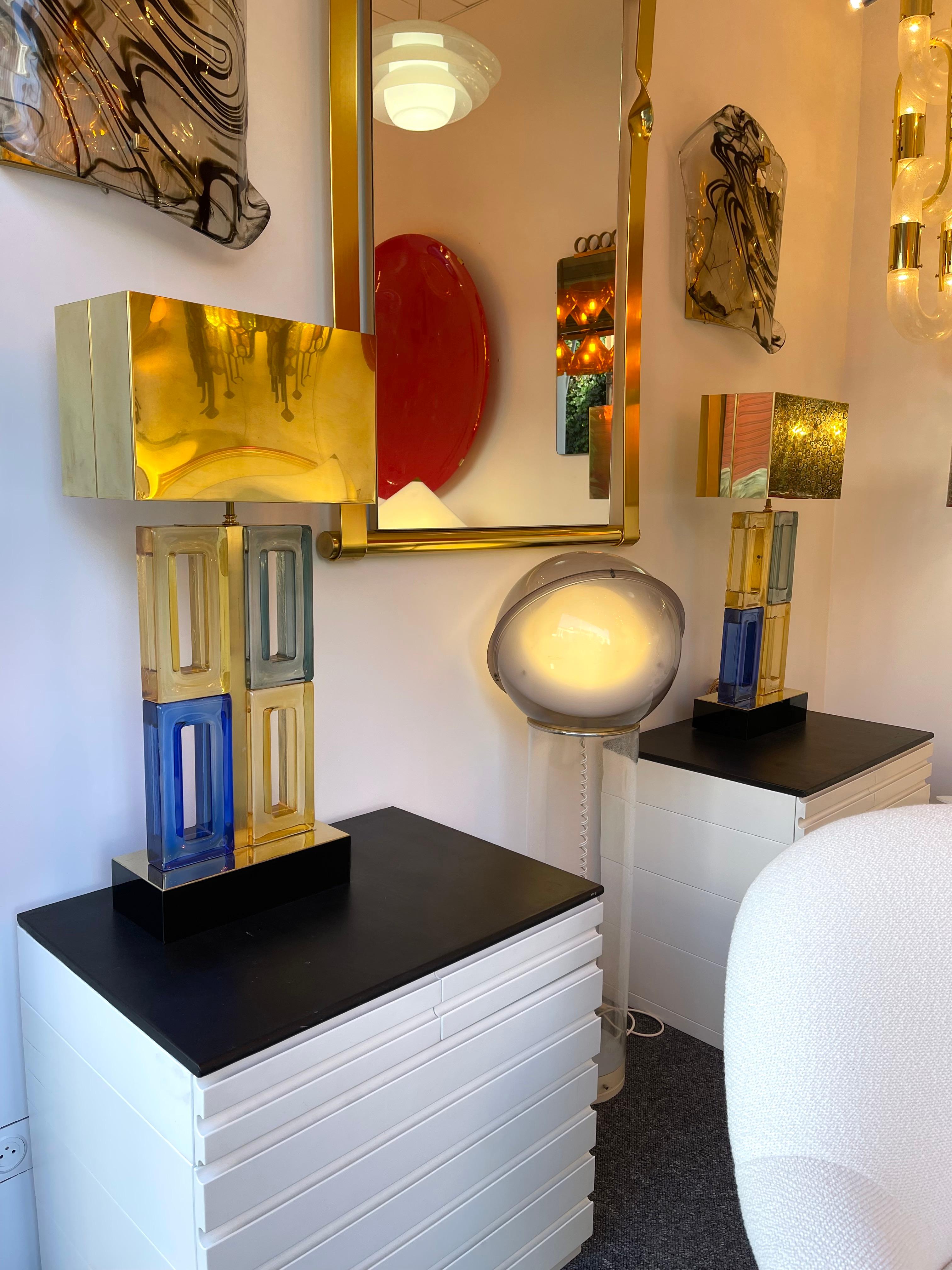 Mid-Century Modern Contemporary Pair of Brass Domino Murano Glass Lamps, Italy