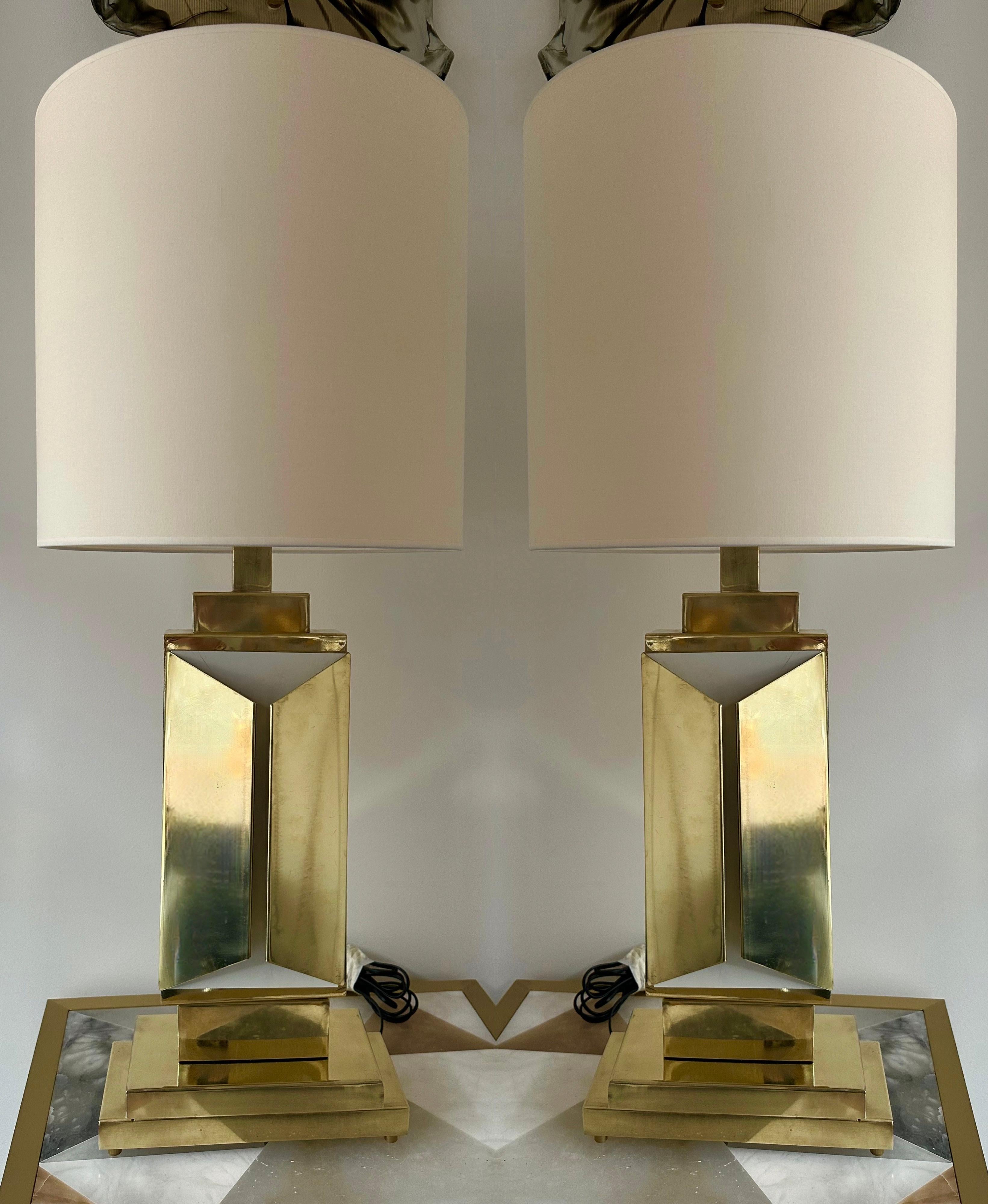 Contemporary Pair of Brass Lamps, Italy For Sale 8