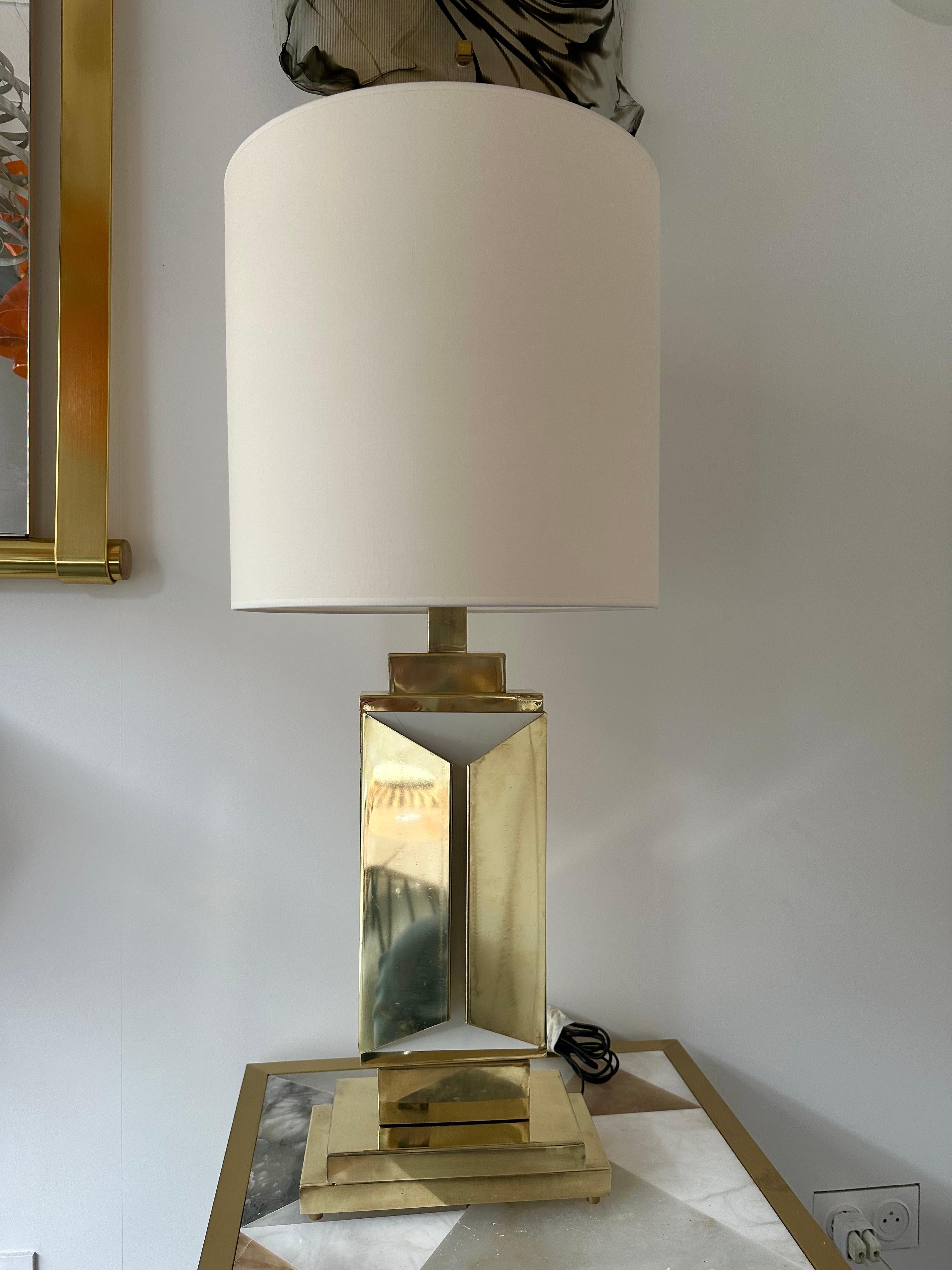 Contemporary Pair of Brass Lamps, Italy For Sale 3