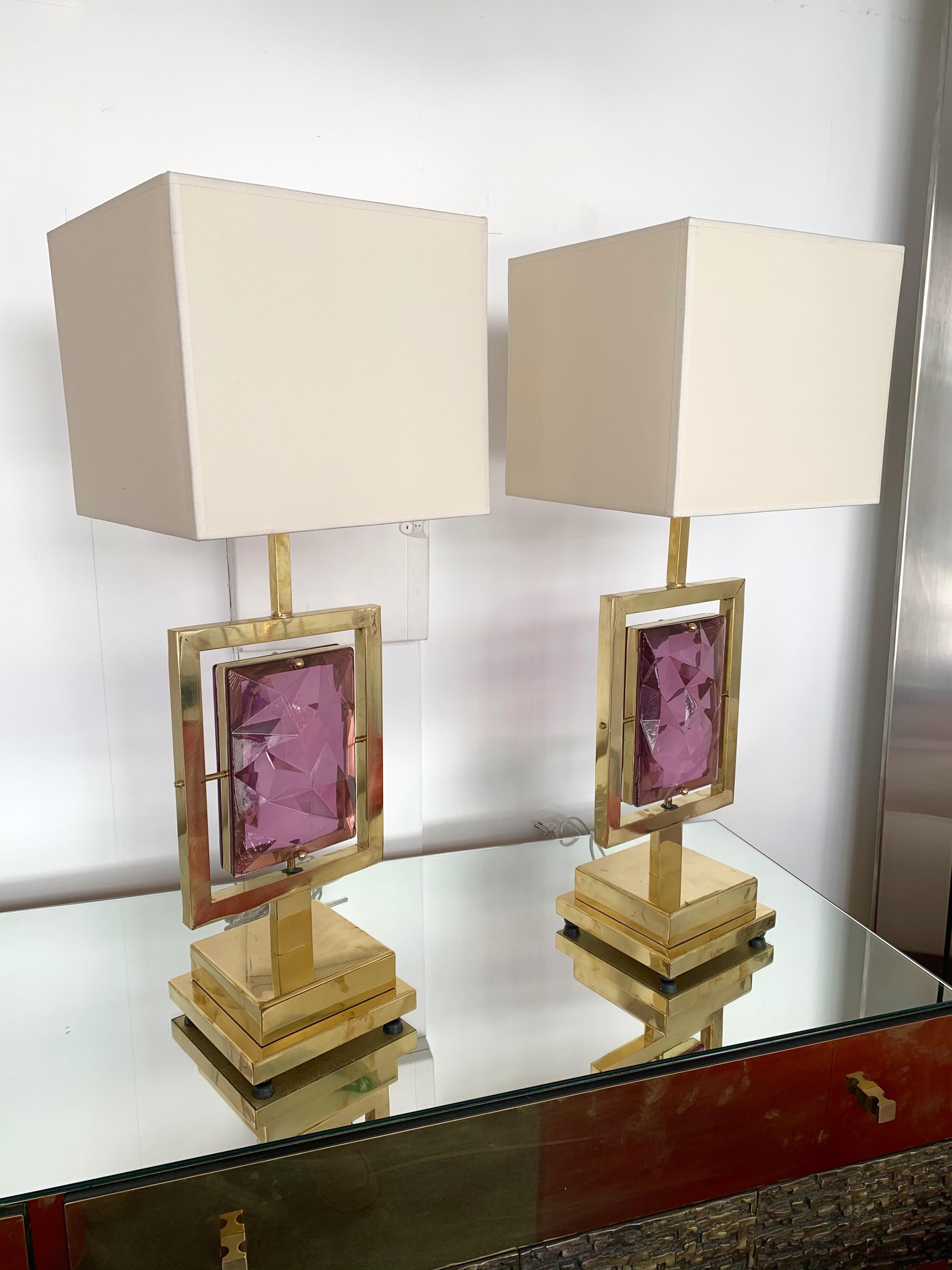 XXIe siècle et contemporain Paire de lampes contemporaines en laiton Verre de Murano:: Italie en vente