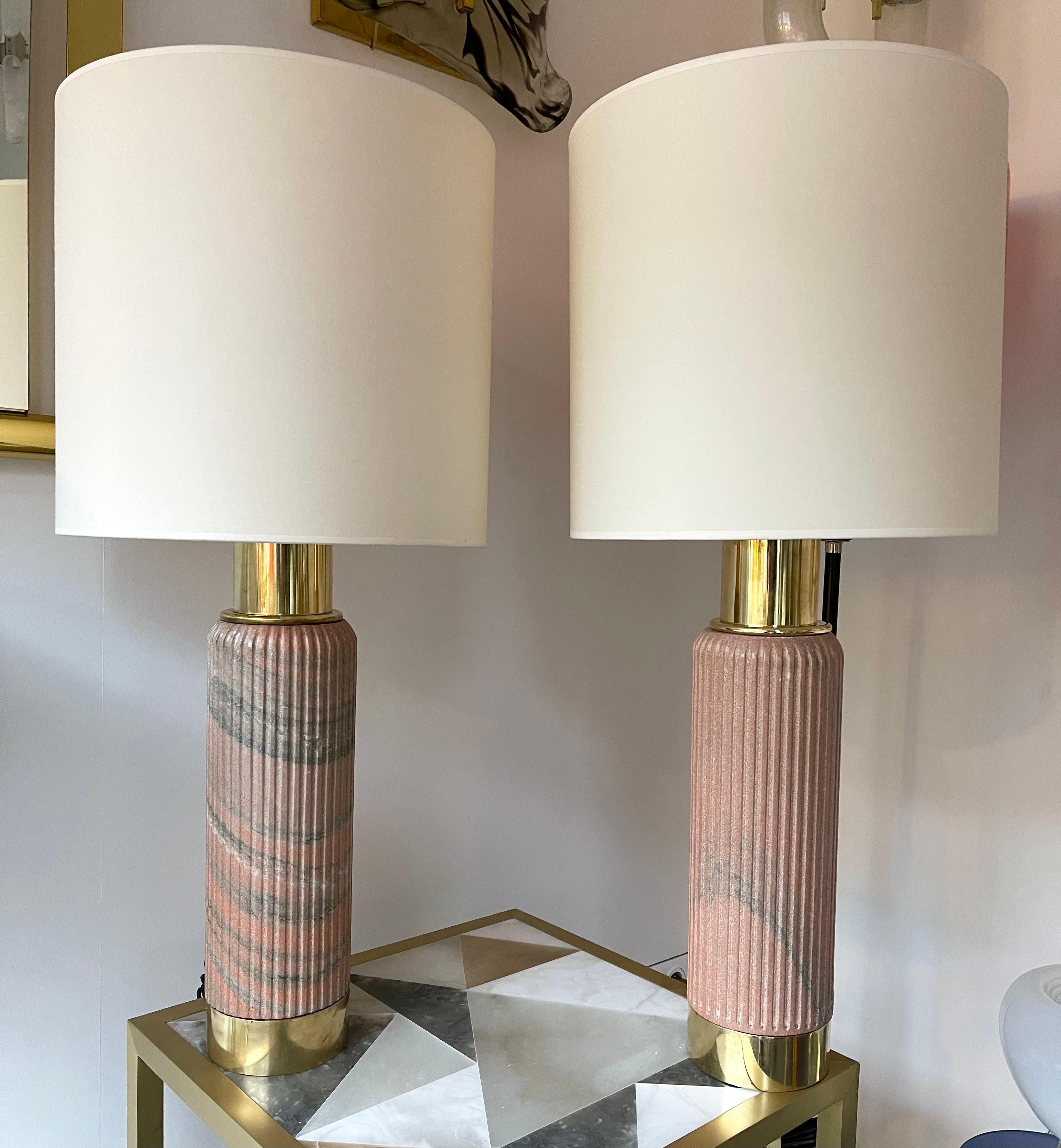 Contemporary Pair of Brass Lamps Pink Granite Stone, Italy For Sale 9