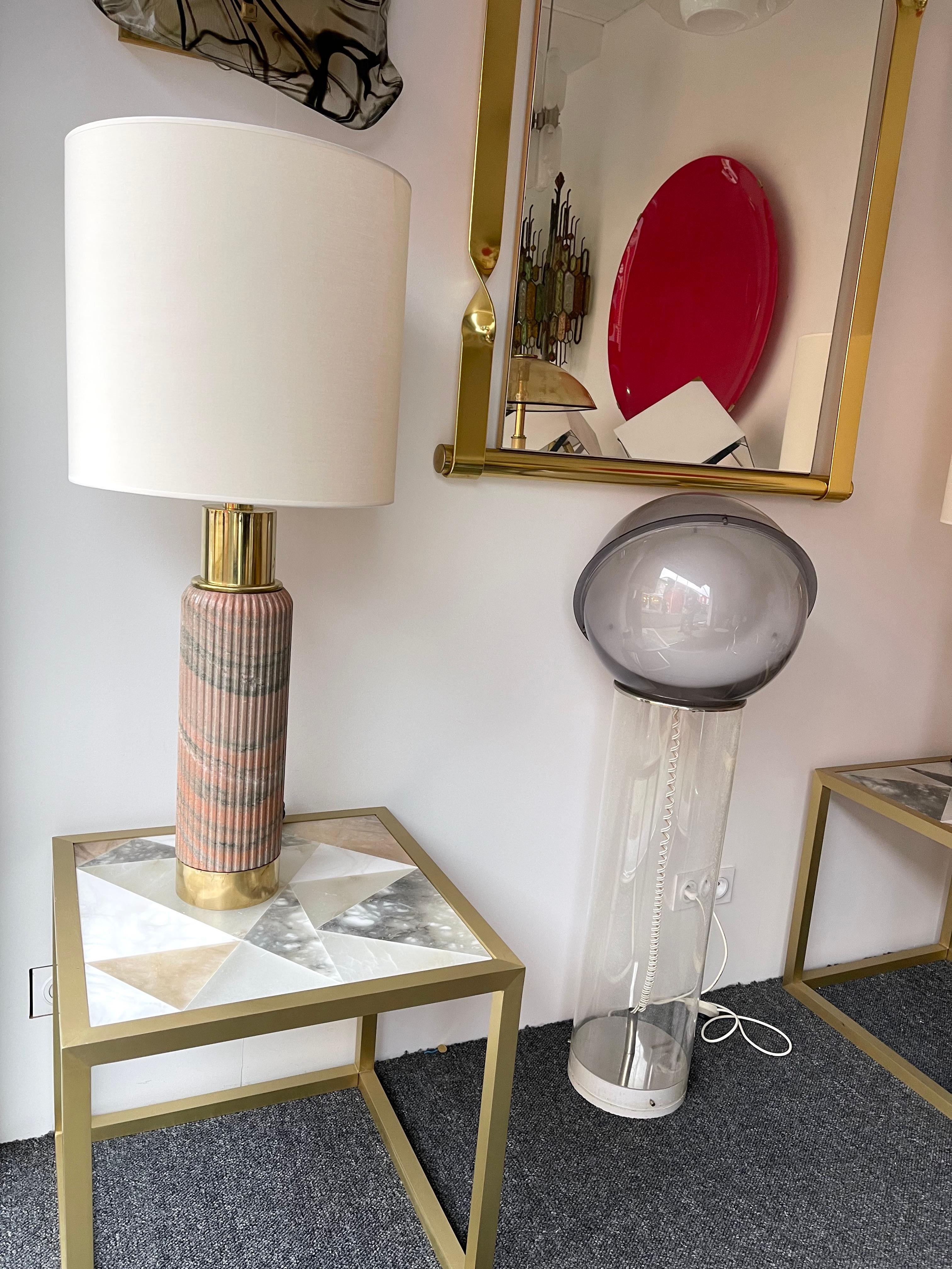 Pair of contemporary table or bedside lamps brass and massive body in pink granite stone a variant like marble or travertine. Few exclusive production from a small italian design workshop. In the style of Mazzega, Veronese, Poliarte, Venini,