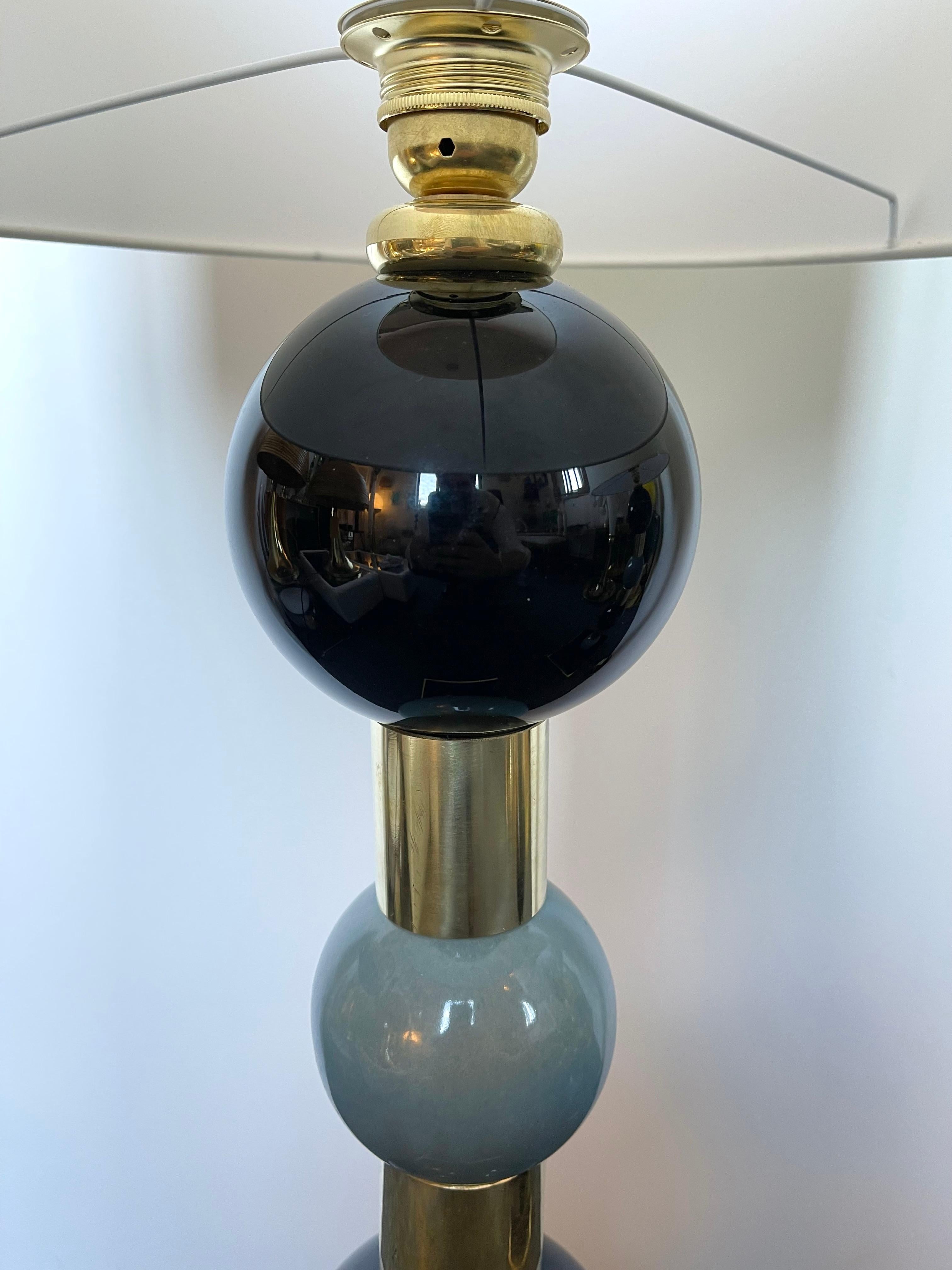 Italian Contemporary Pair of Brass Murano Glass and Ceramic Ball Lamps, Italy For Sale
