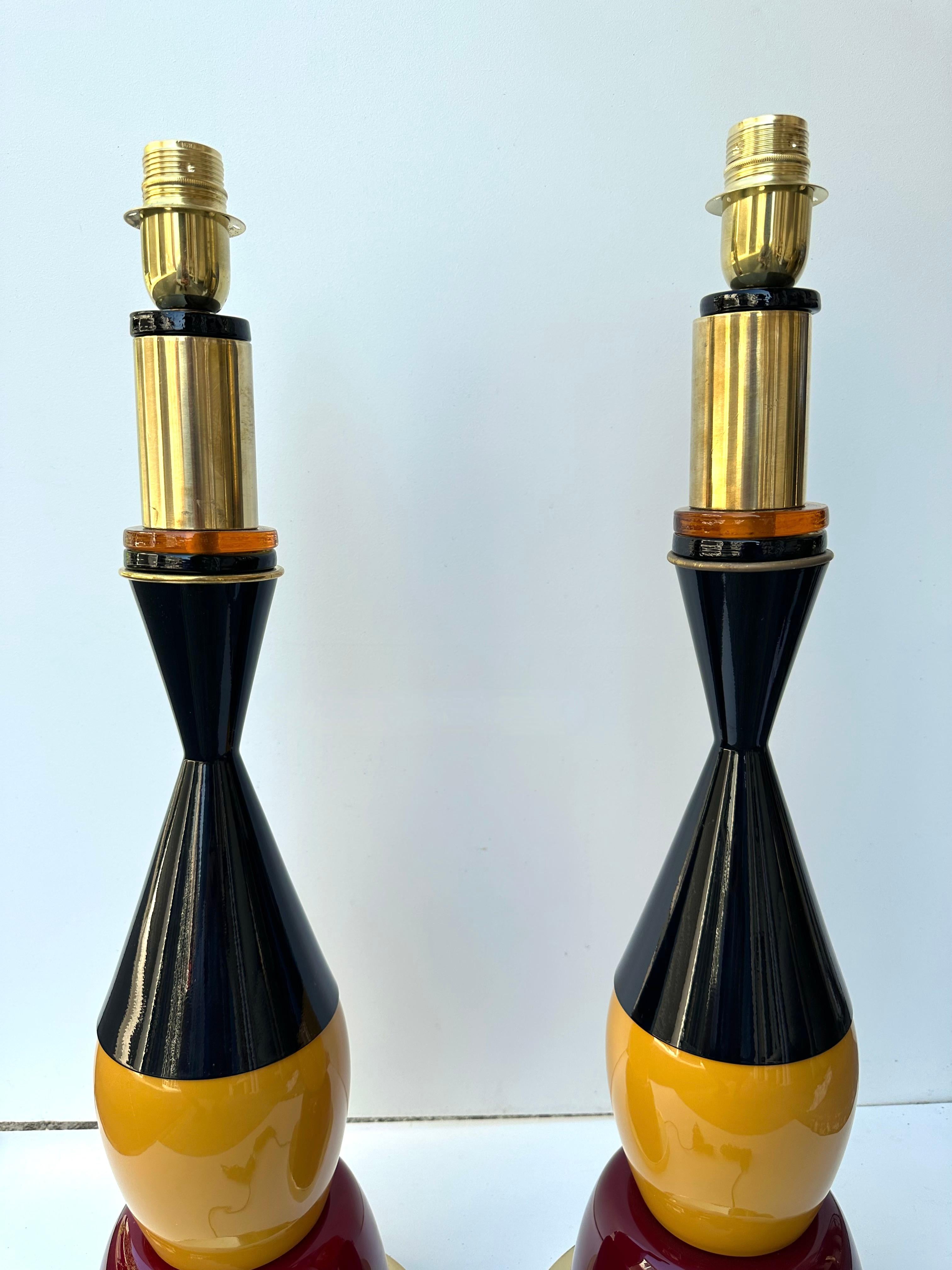 Contemporary Pair of Brass Murano Glass and Lacquered Metal Cone Lamps, Italy For Sale 4