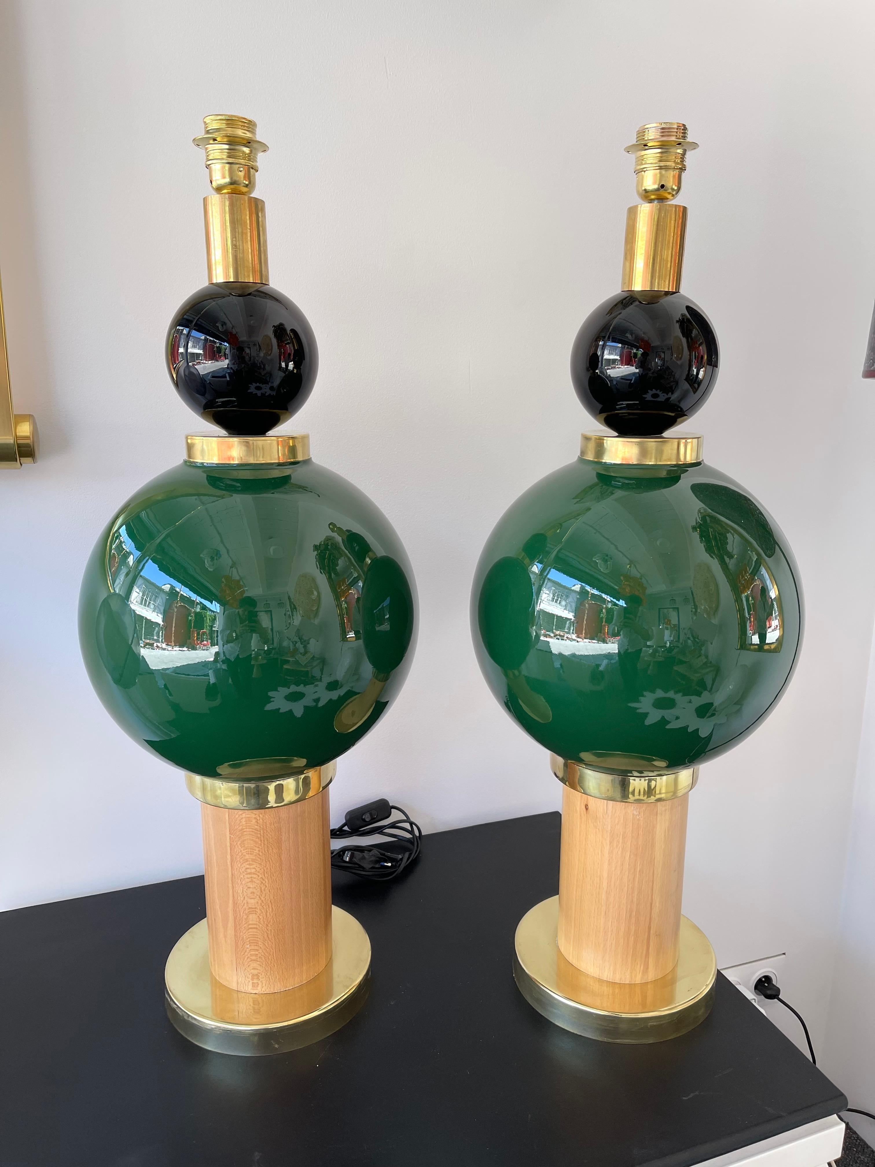 Contemporary Pair of Brass Murano Glass and Wood Lamps, Italy For Sale 3