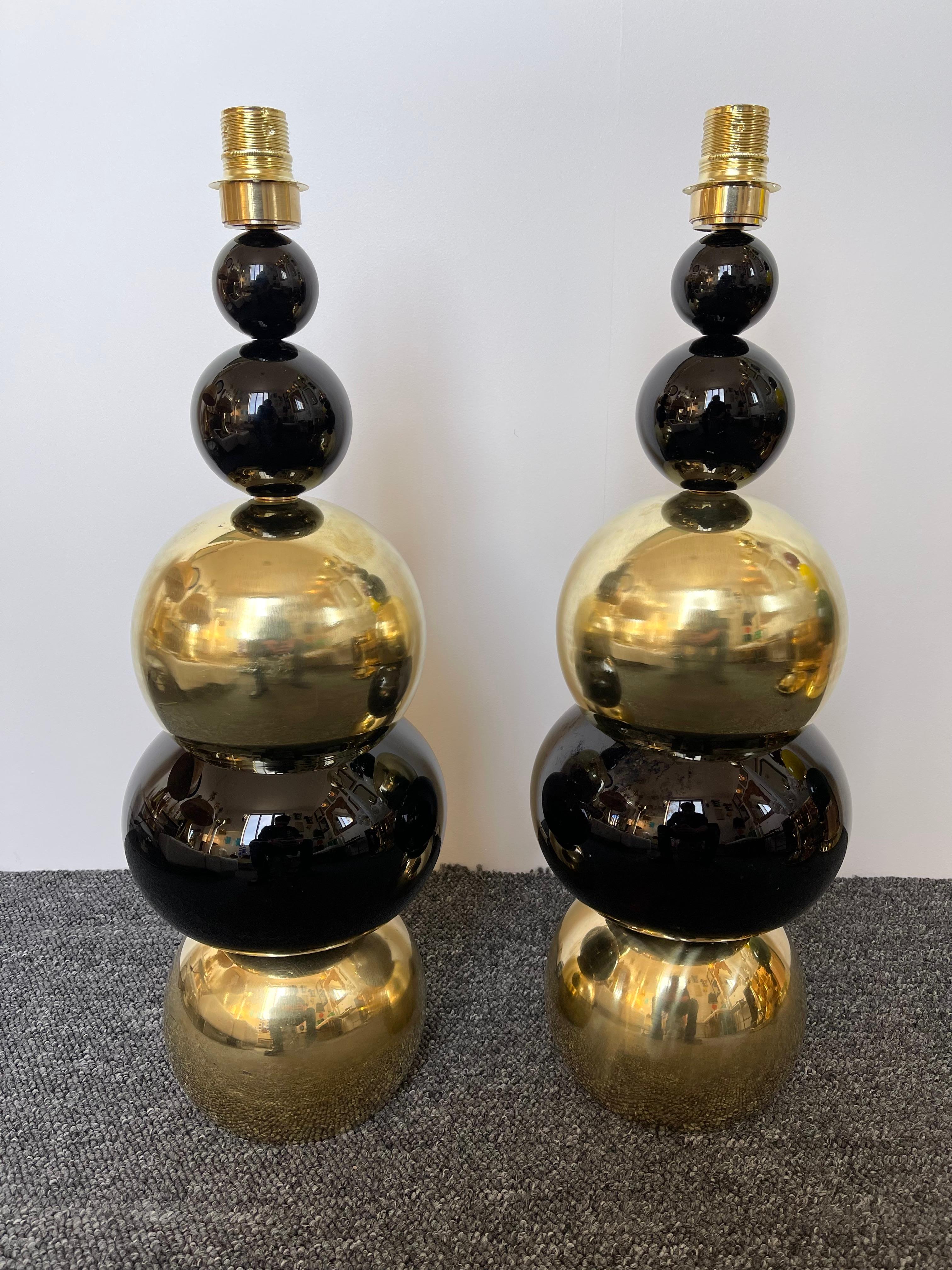 Mid-Century Modern Contemporary Pair of Brass Murano Glass Atomo Lamps, Italy For Sale