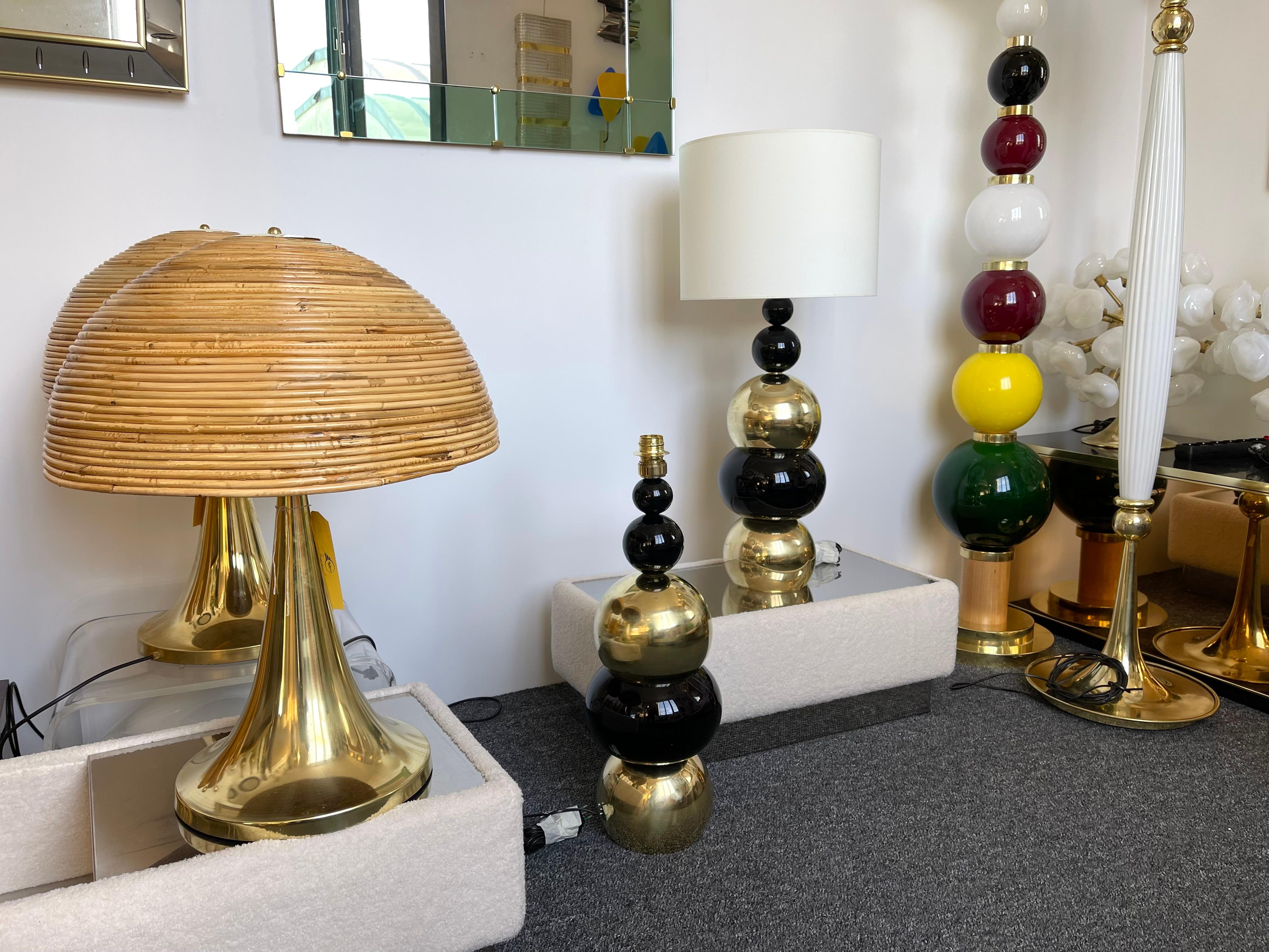 italien Paire de lampes Atomo contemporaines en laiton et verre de Murano, Italie en vente