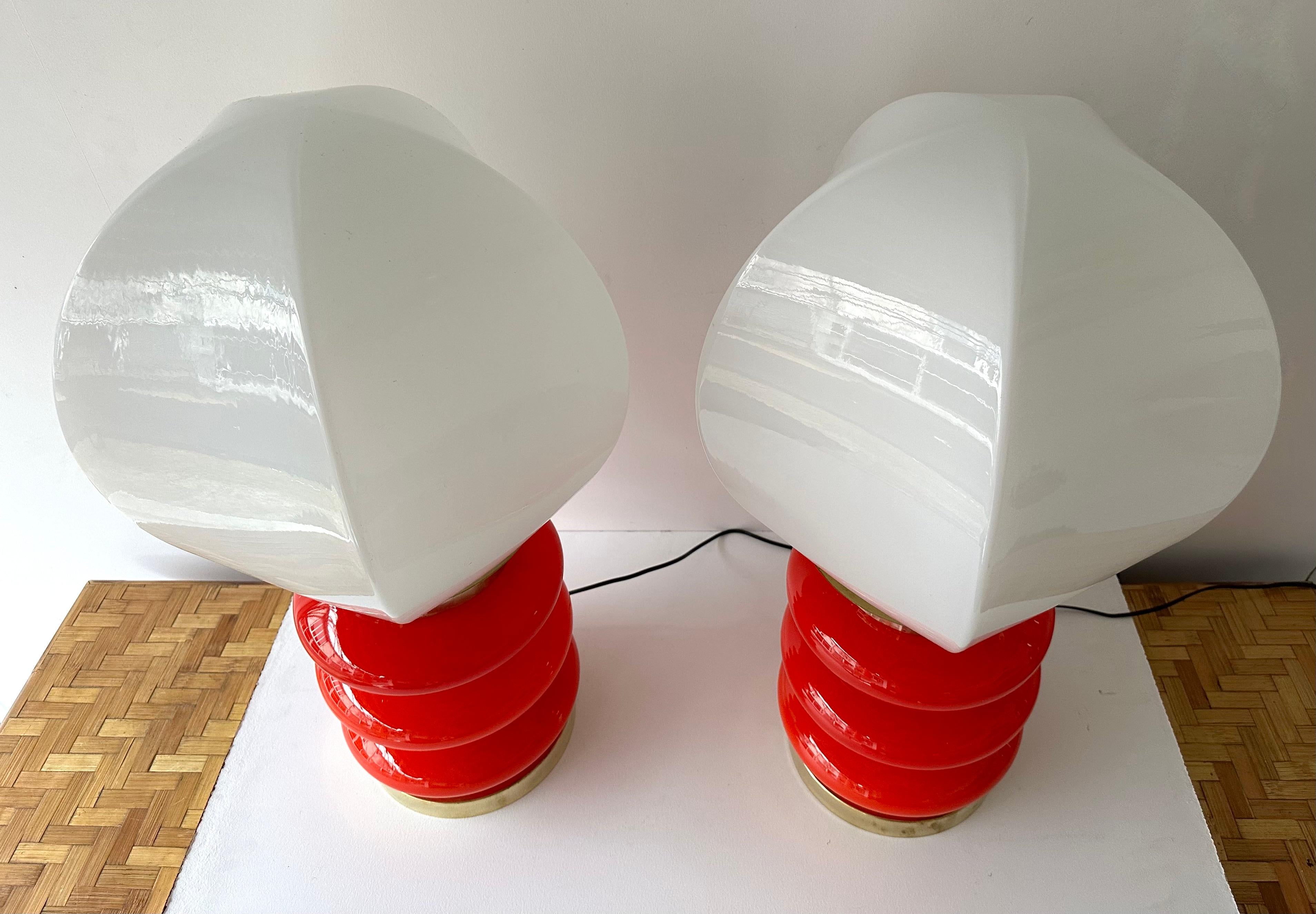 Contemporary Pair of Brass Murano Glass Balloon Lamps, Italy For Sale 4