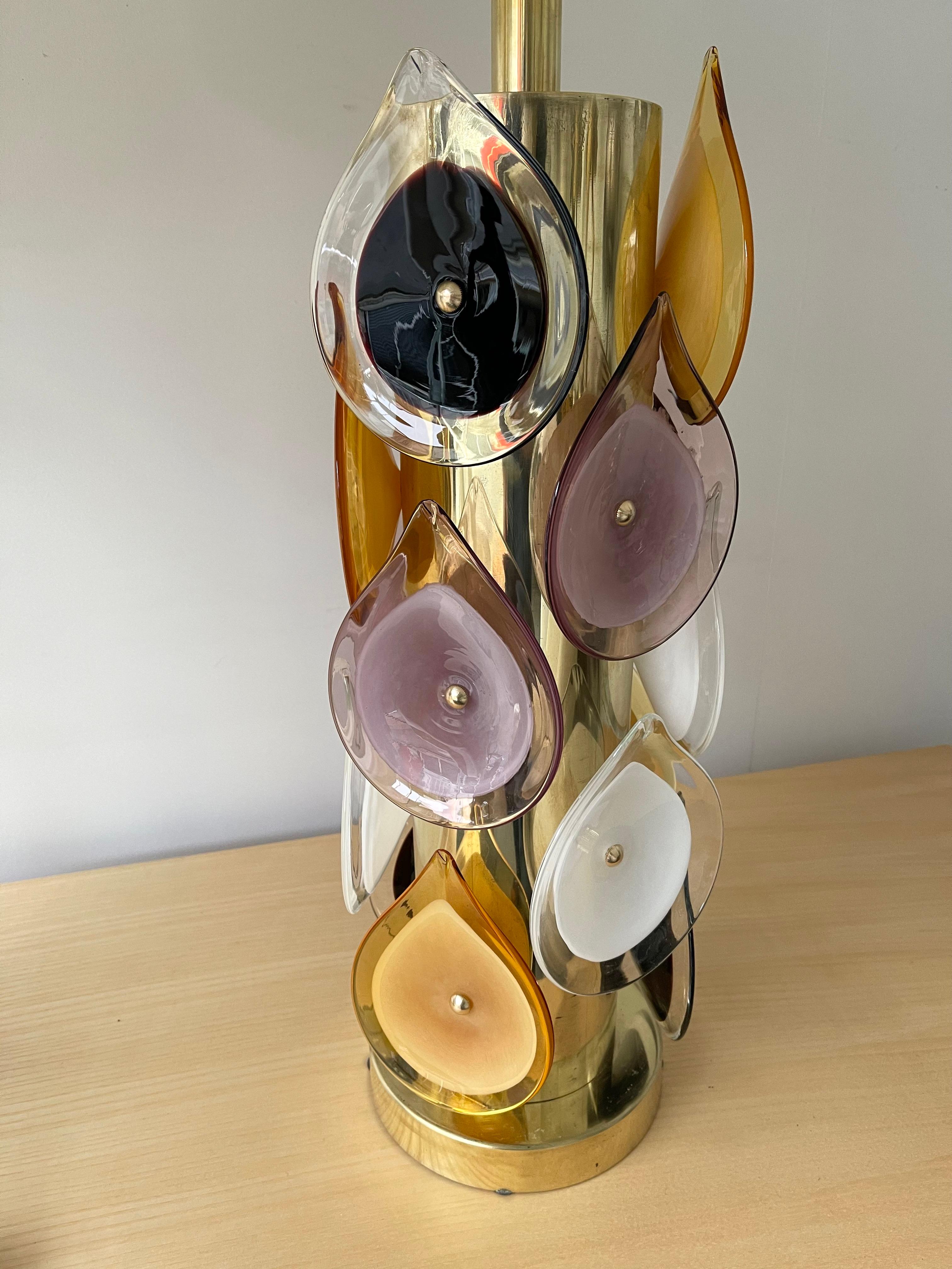 Contemporary Paar Murano-Glasflammenlampen aus Messing, Italien im Angebot 3