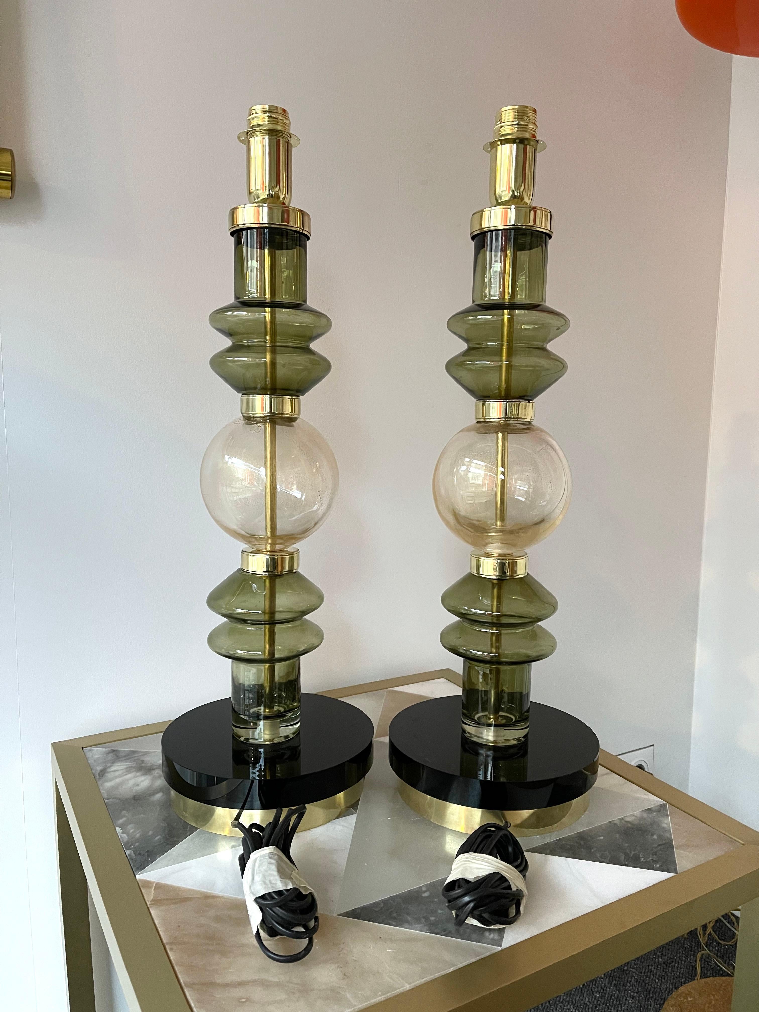 Contemporary Pair of Brass Murano Glass Lamps, Italy For Sale 7