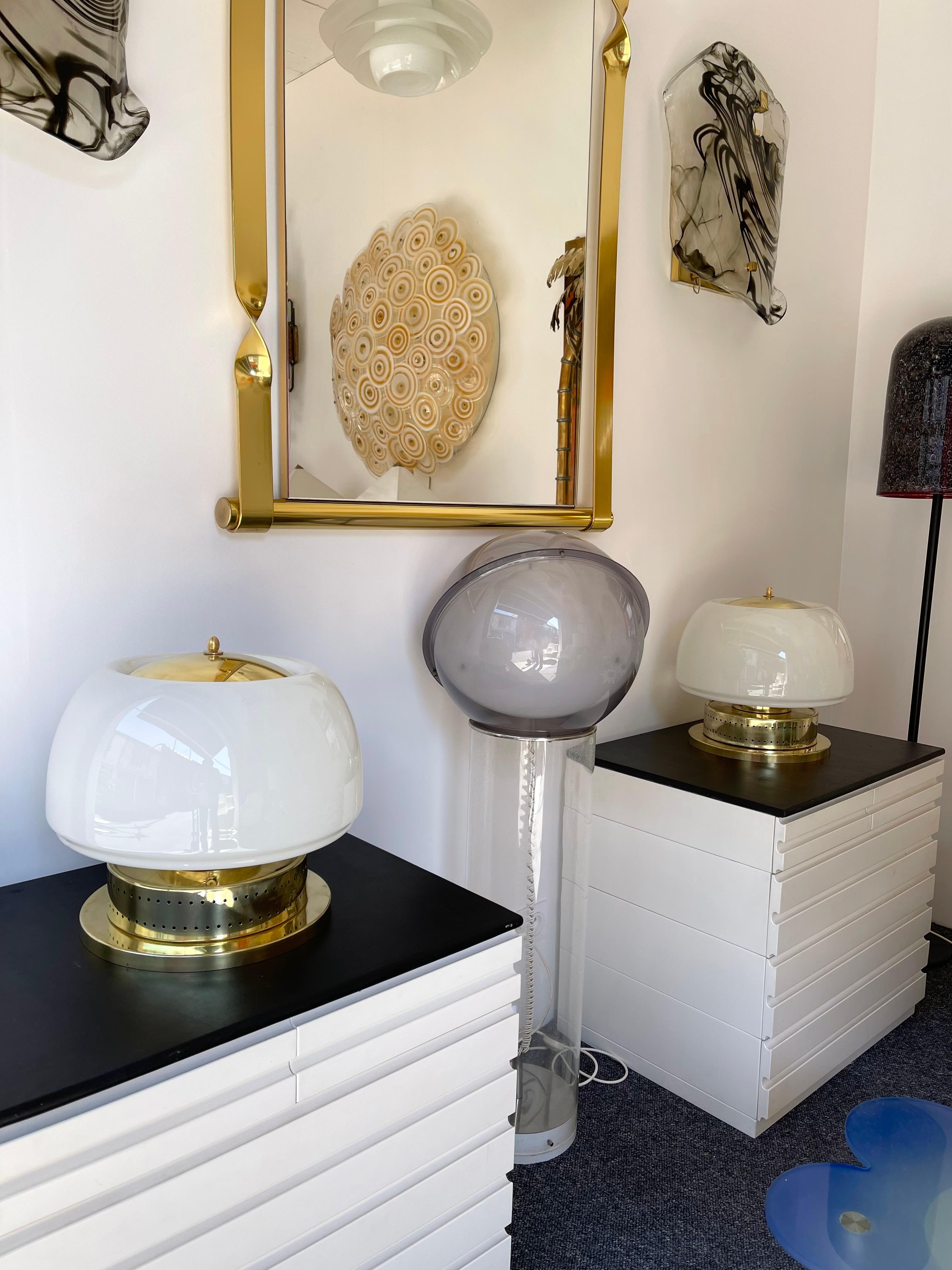 Contemporary Pair of Brass Murano Glass Opaline Mushroom Lamps, Italy 1