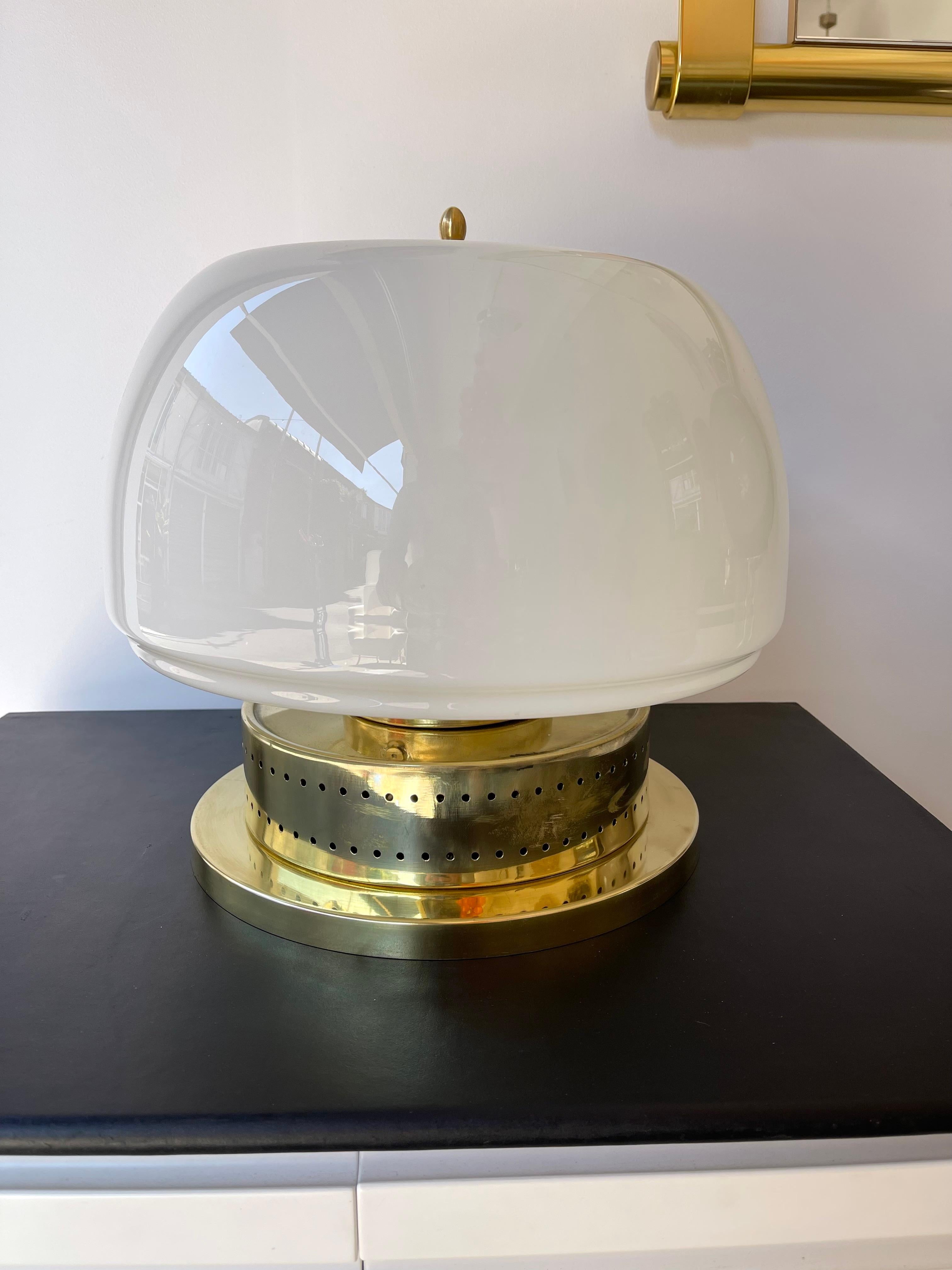 Contemporary Pair of Brass Murano Glass Opaline Mushroom Lamps, Italy 2