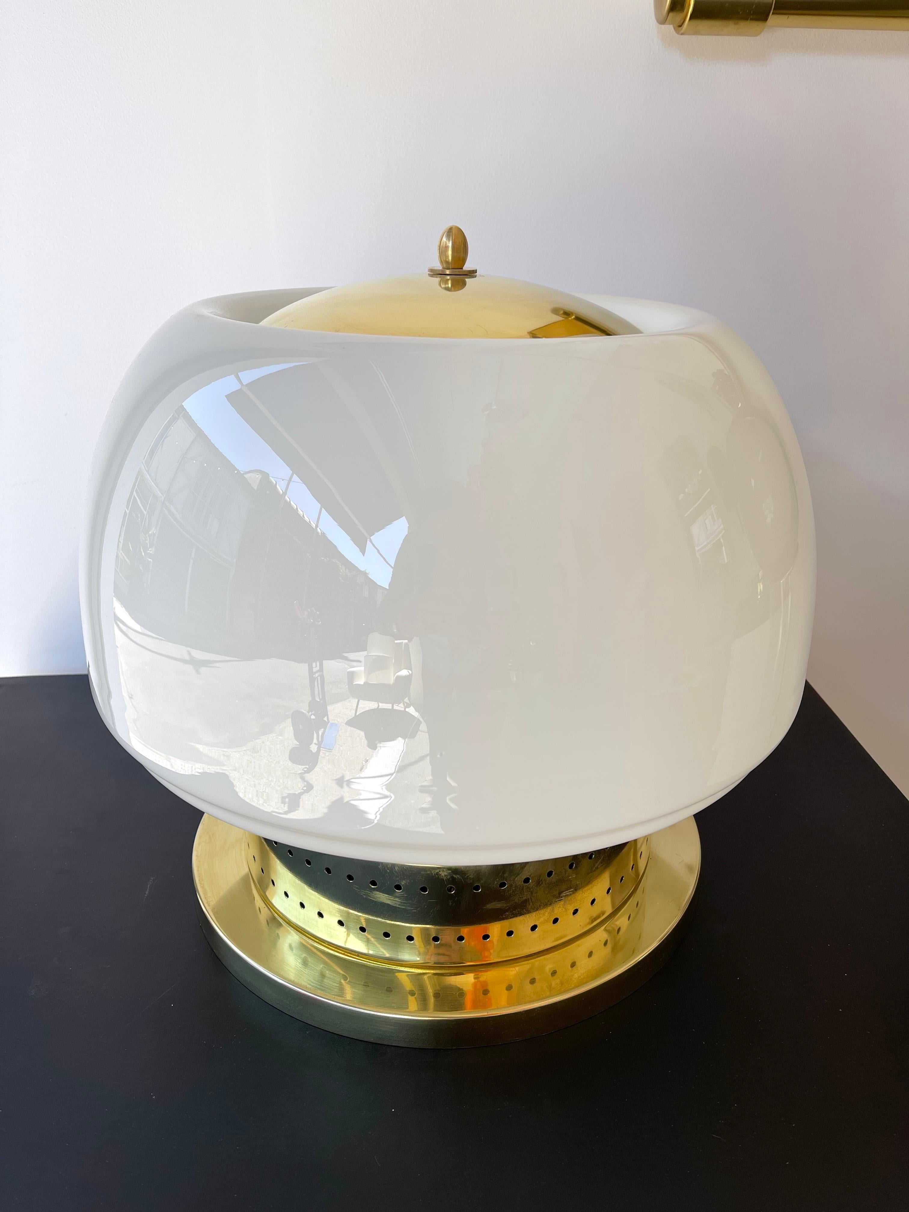 Contemporary Pair of Brass Murano Glass Opaline Mushroom Lamps, Italy 3