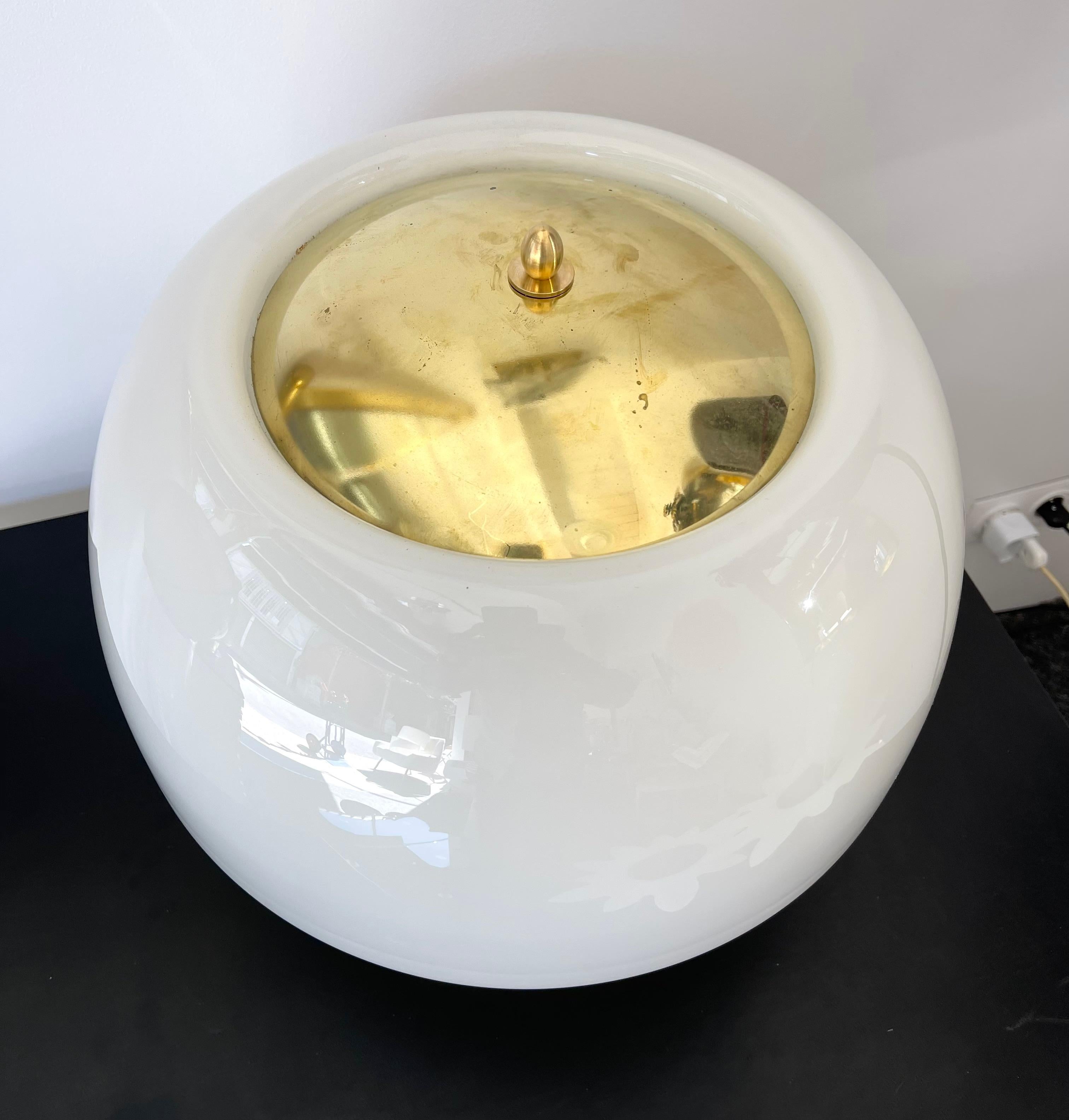 Contemporary Pair of Brass Murano Glass Opaline Mushroom Lamps, Italy 4