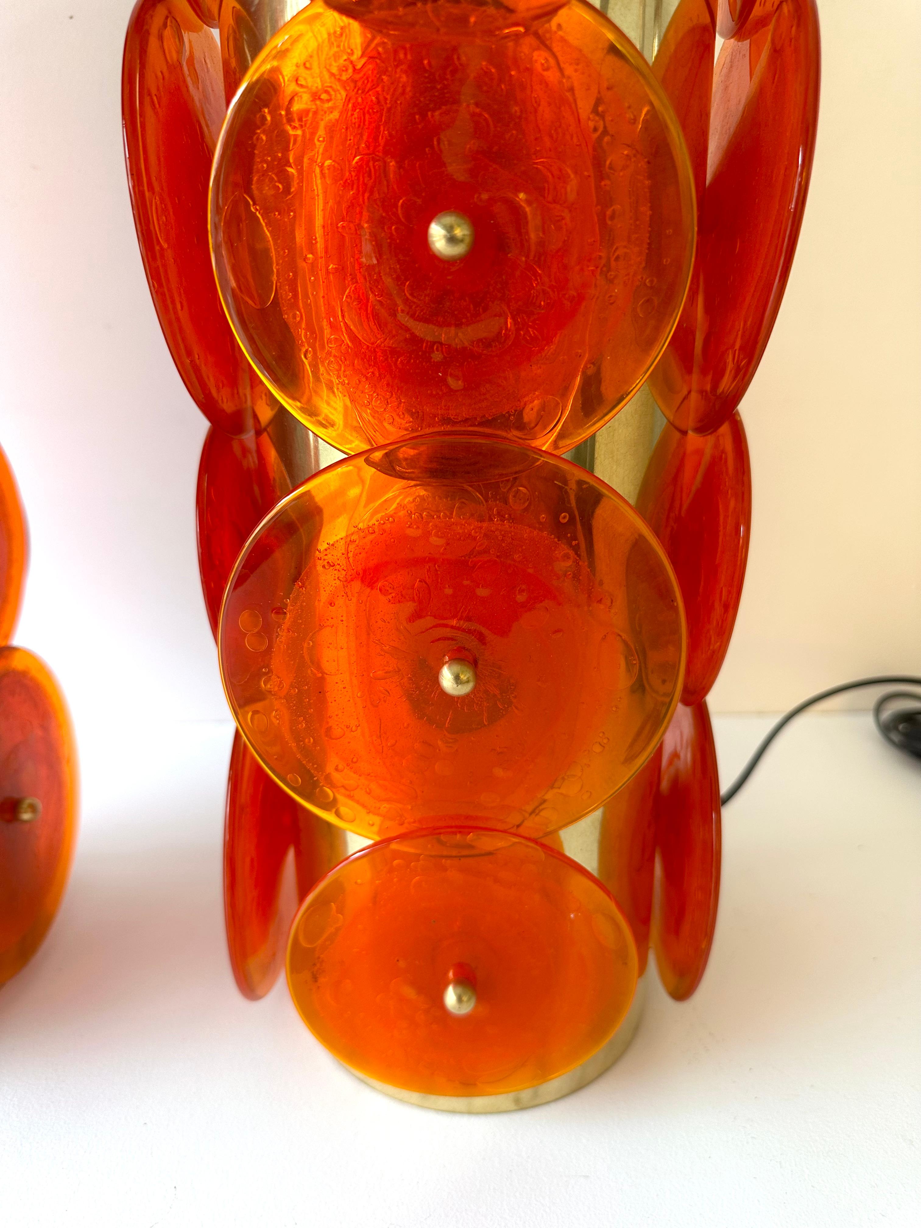 Contemporary Pair of Brass Murano Glass Orange Disc Lamps, Italy For Sale 1