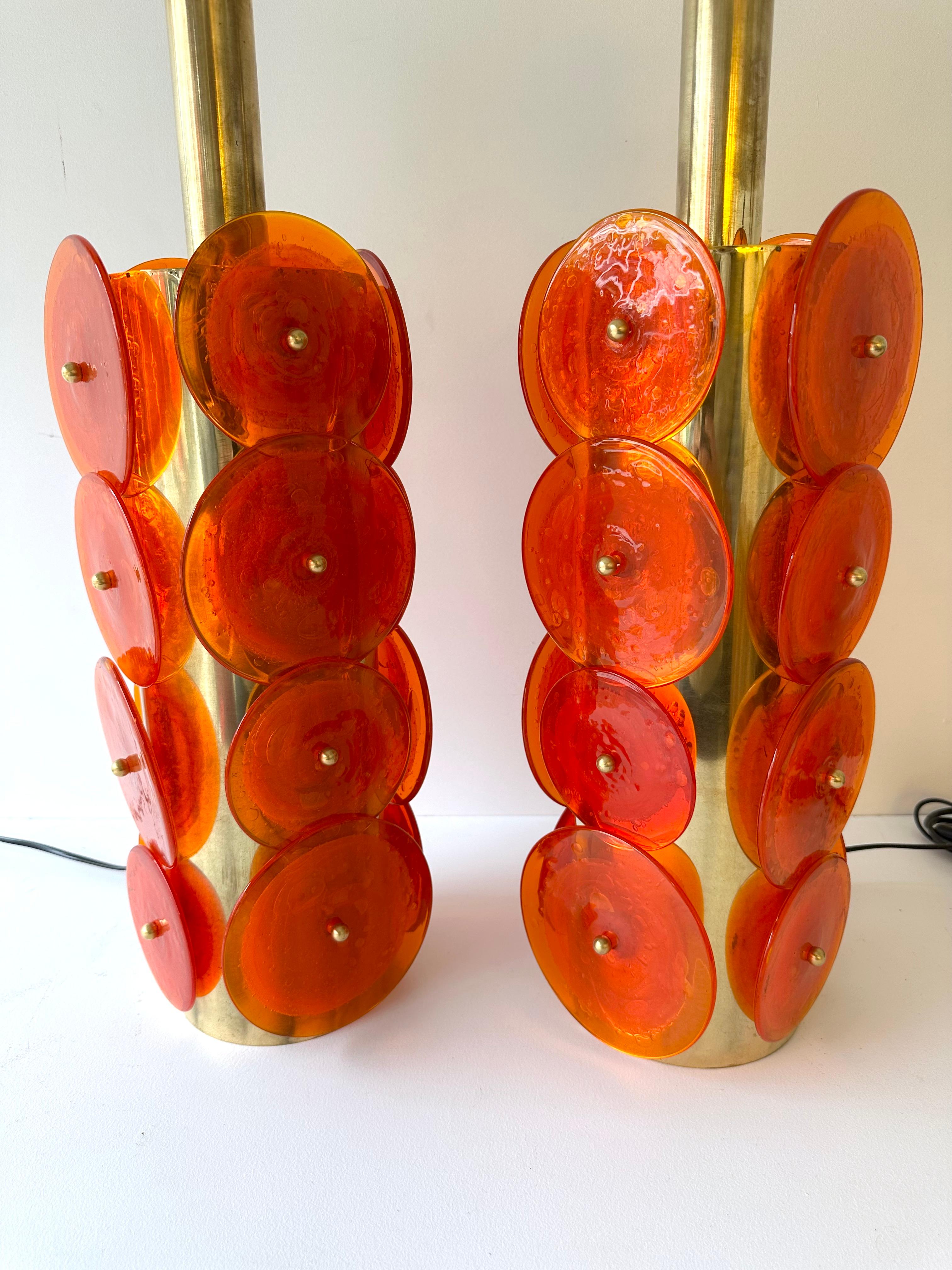 Contemporary Pair of Brass Murano Glass Orange Disc Lamps, Italy For Sale 4