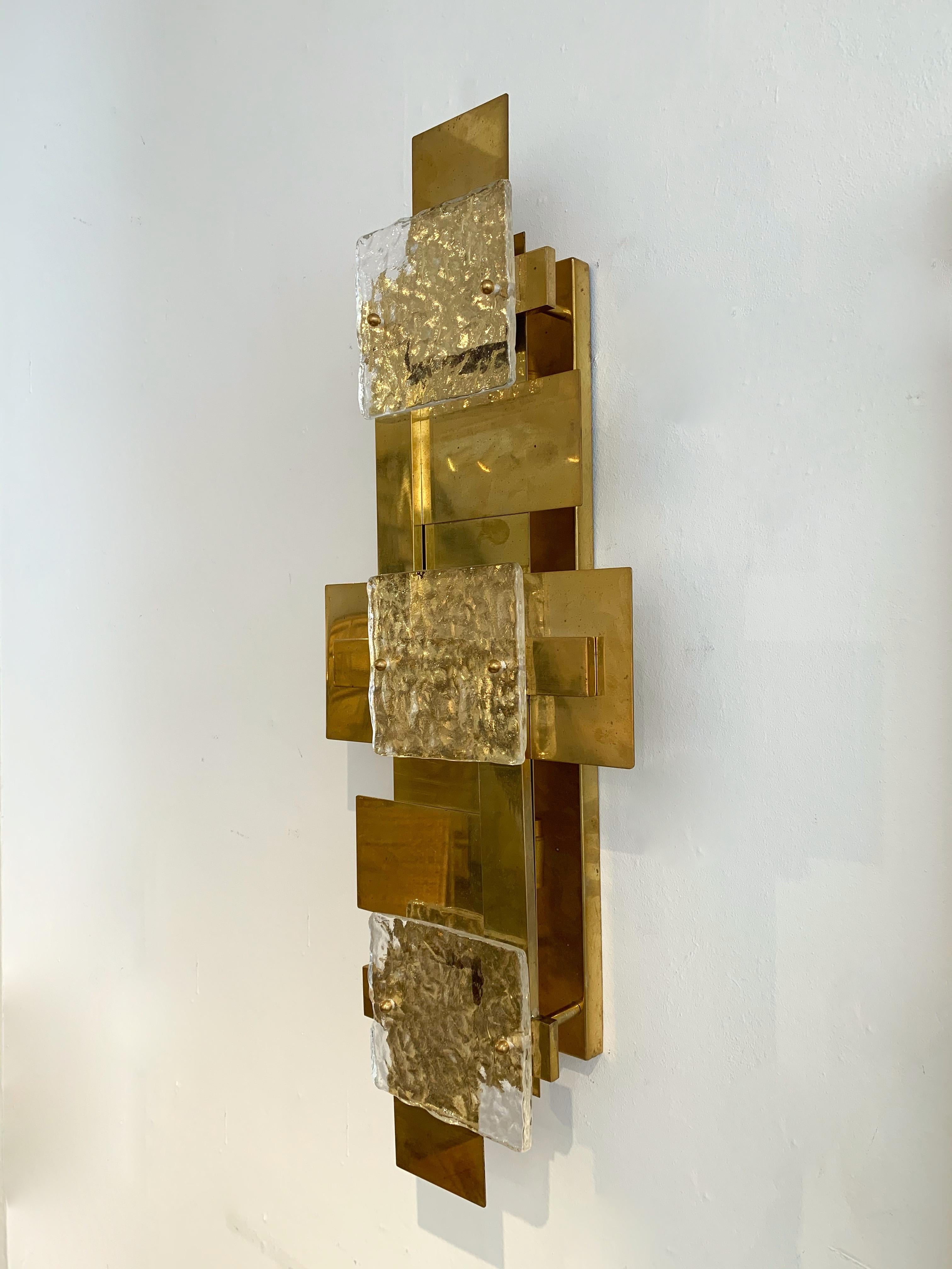 Contemporary Pair of Brass Sconces Geometrical Murano Glass, Italy For Sale 1