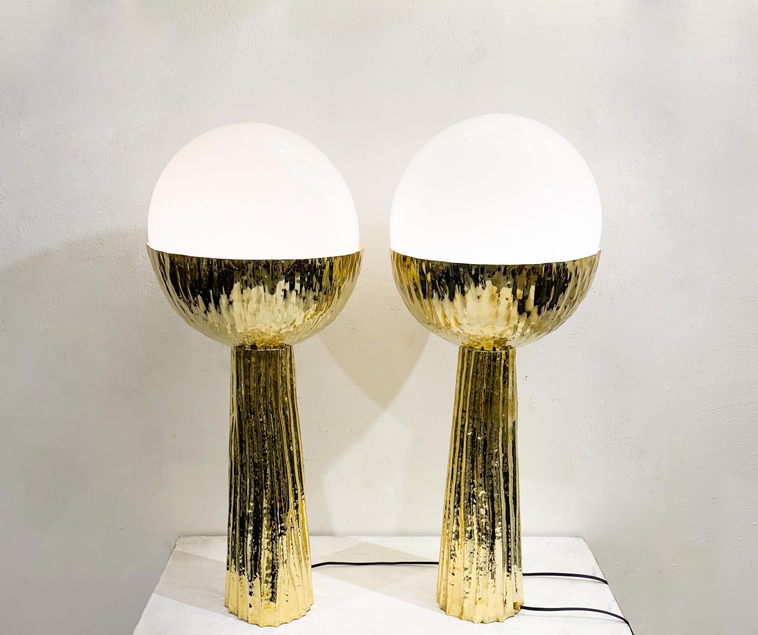 Paire de lampes de table contemporaines en laiton, Italie Neuf - En vente à Brussels, BE
