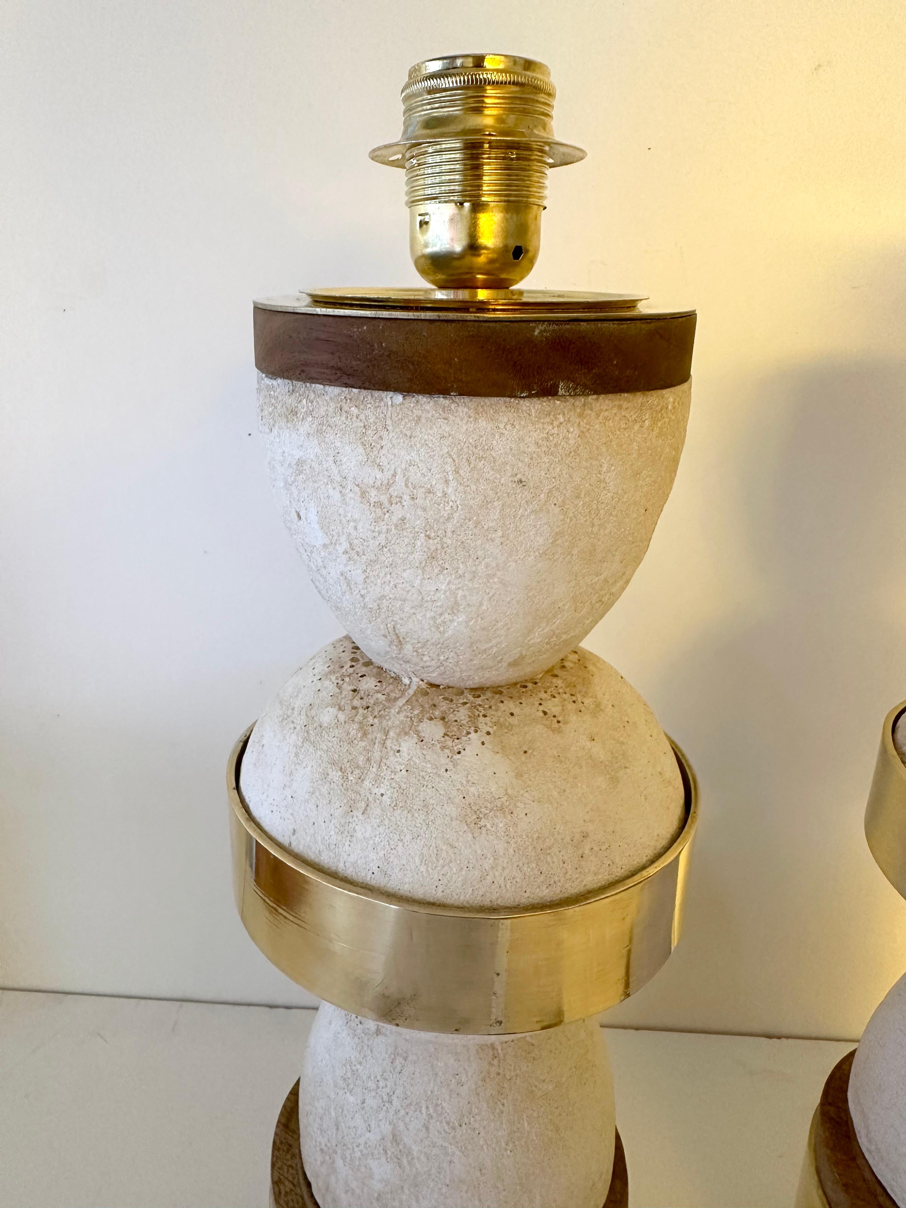 Contemporary Pair of Brass, Wood and Concrete Cast Stone Lamps, Italy 1