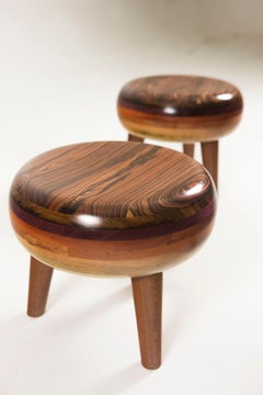 Pareja de taburetes contemporáneos "Buati" de Dj Papagaio, Brasil, 2021