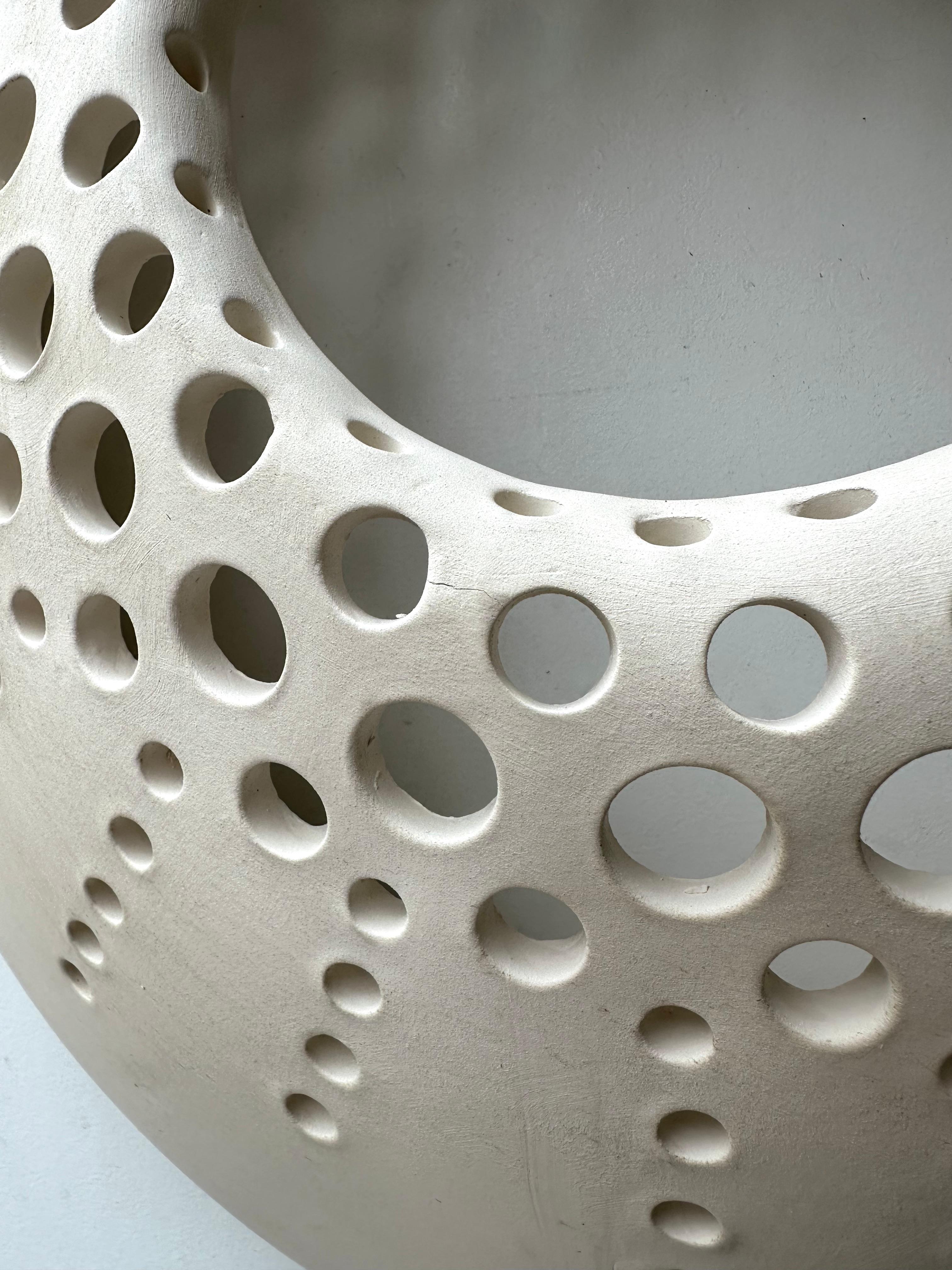Pareja de apliques de cerámica terracota blanca lámparas apliques de luz. Diseño italiano artesanal hecho a mano obra contemporánea.