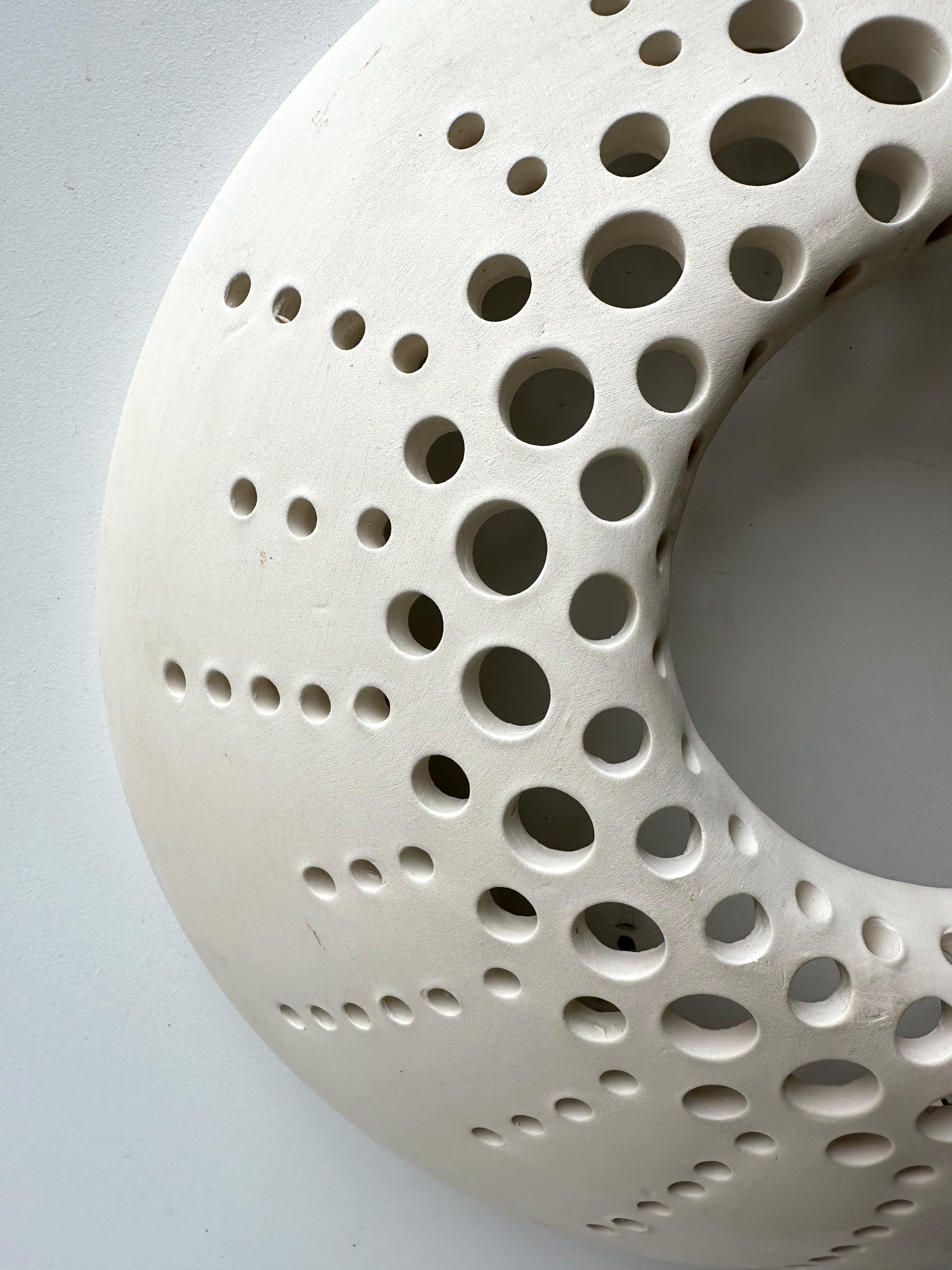 Pareja contemporánea de apliques de cerámica. Italia Brutalista en venta