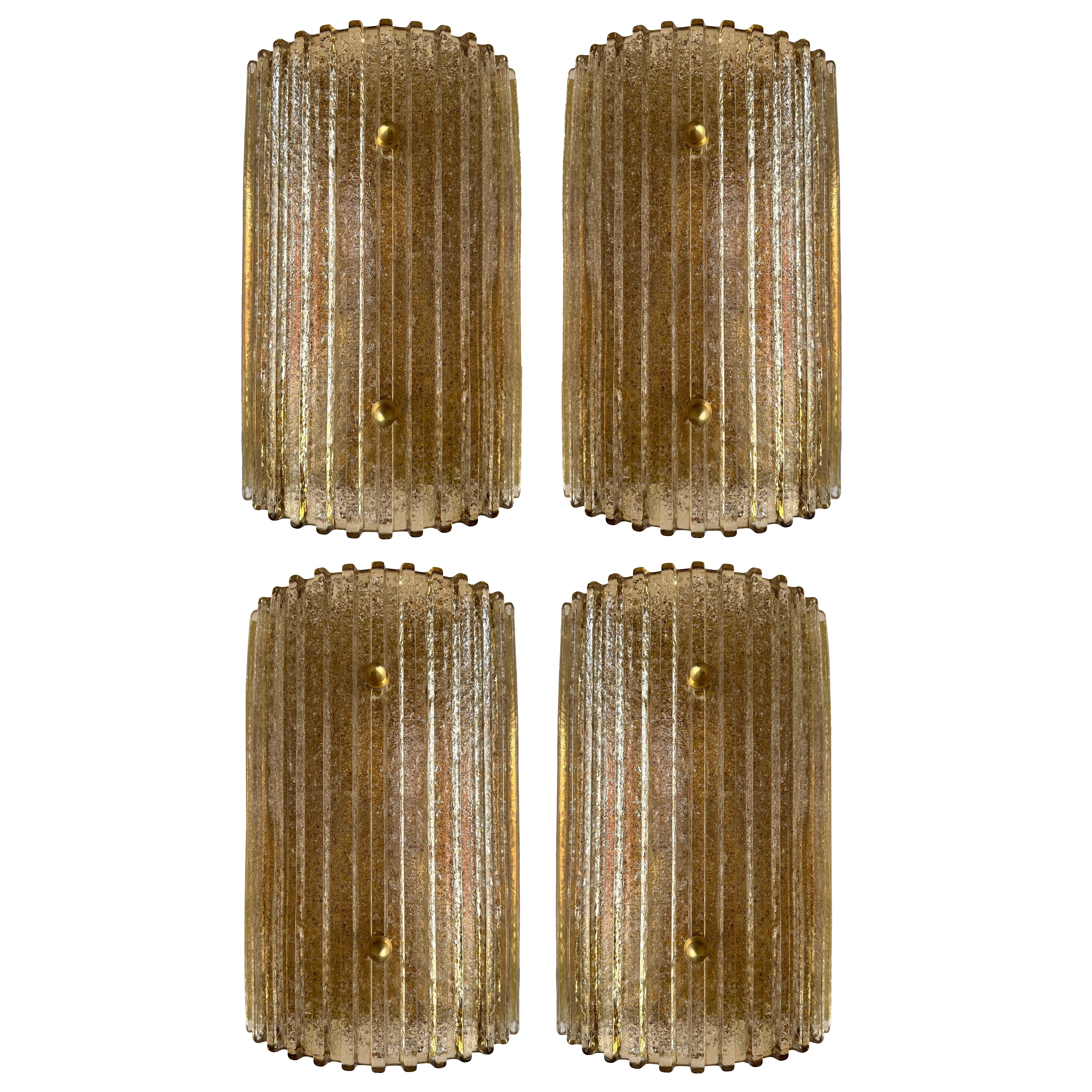 Pareja contemporánea de apliques de cristal de Murano y latón Cola Granita, Italia