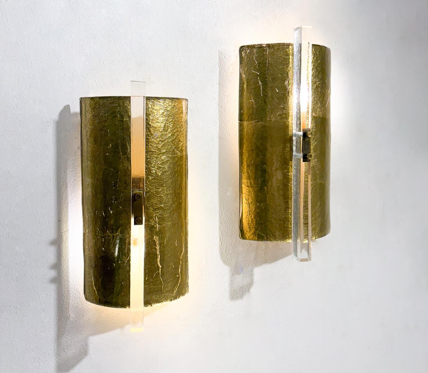 Contemporary Pair of Gold Wall Lights, Glass, Italy For Sale 1