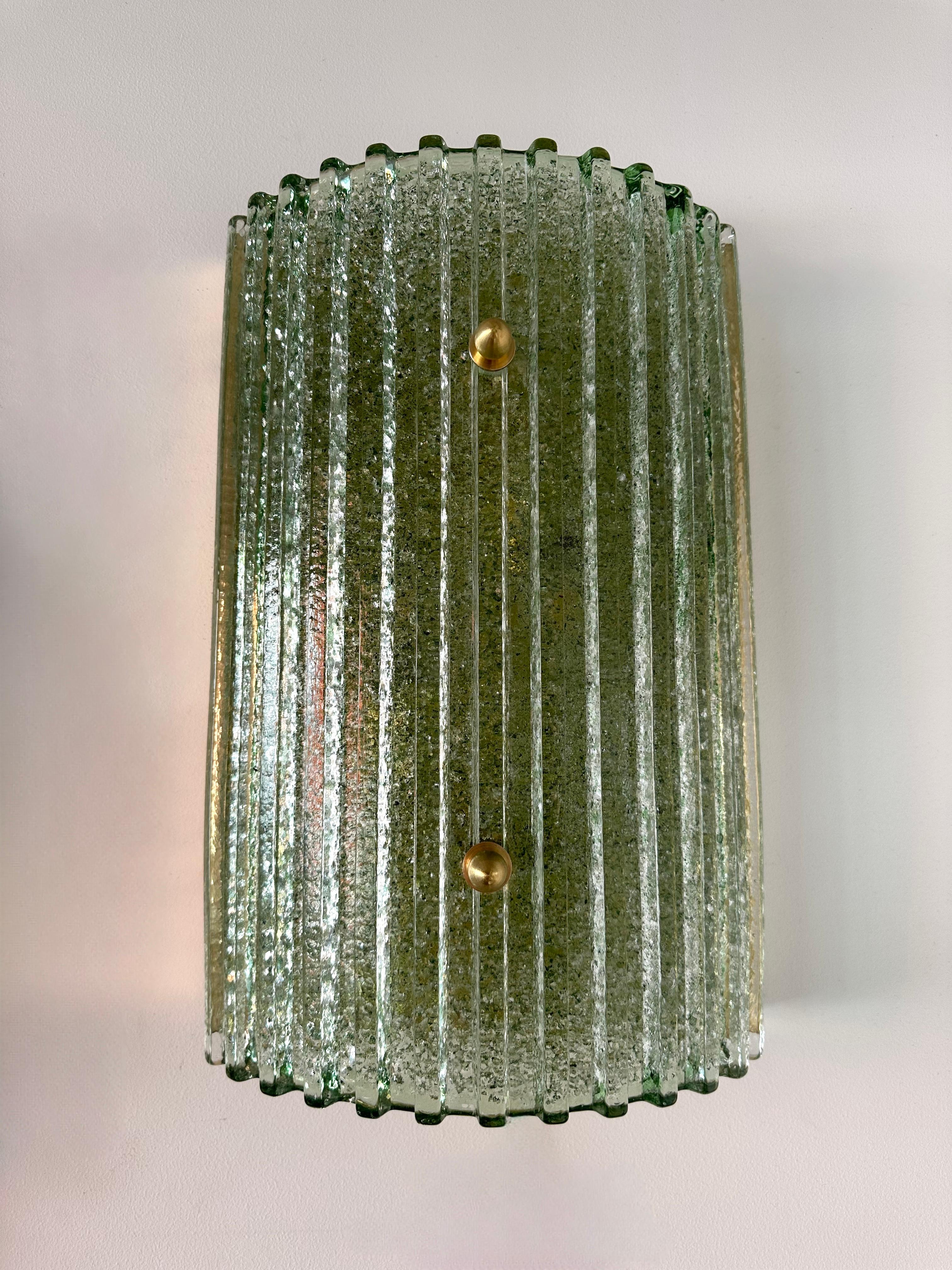 Coppia contemporanea di lampade in vetro di Murano Greene & Greene e ottone, Italia in vendita 3