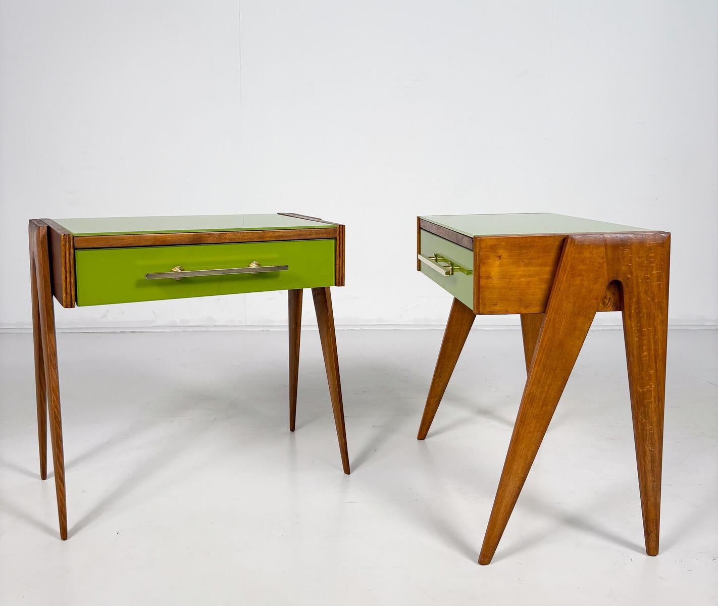 Contemporary Pair of Green Nightstands, Wood and Glass, Italy For Sale 3