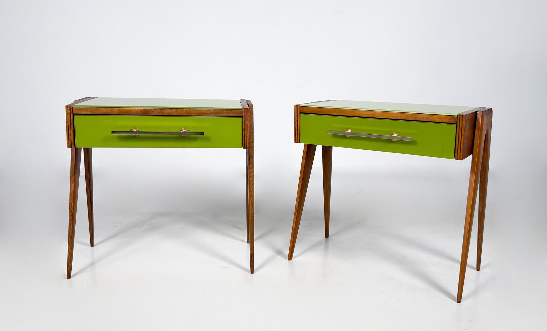 Contemporary Pair of Green Nightstands, Wood and Glass, Italy For Sale 5